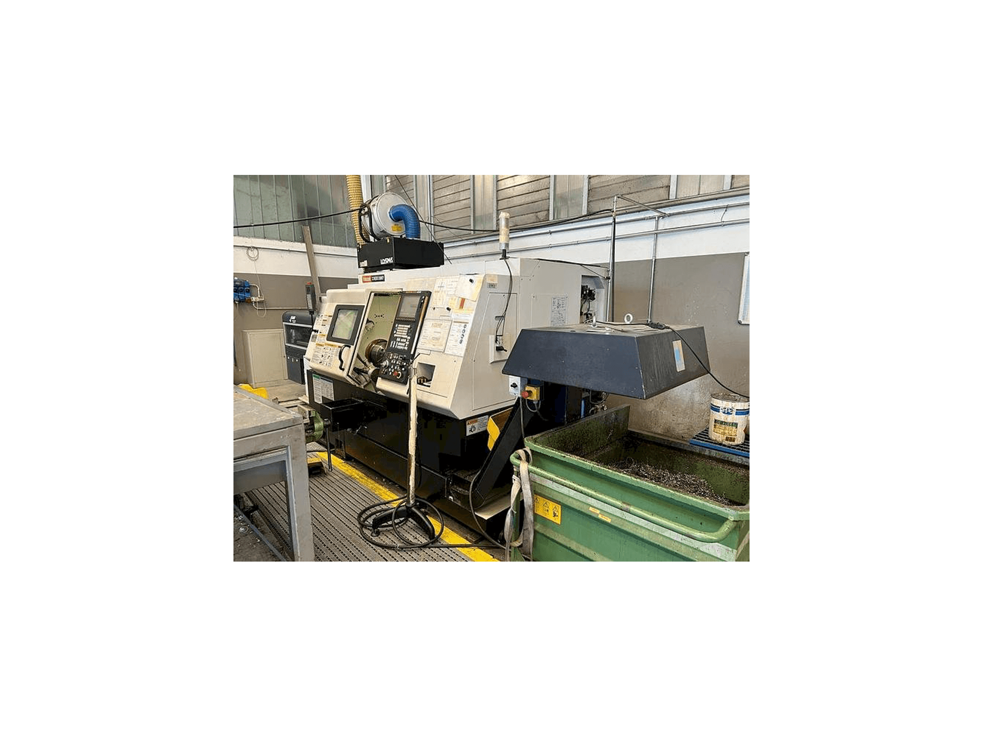 Widok z przodu maszyny Mazak QT NEXUS 250MSY