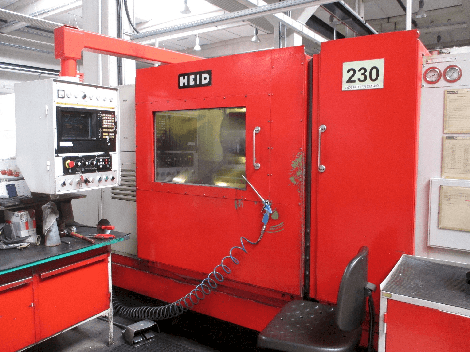 Widok z przodu maszyny HEID SDM12-NCC