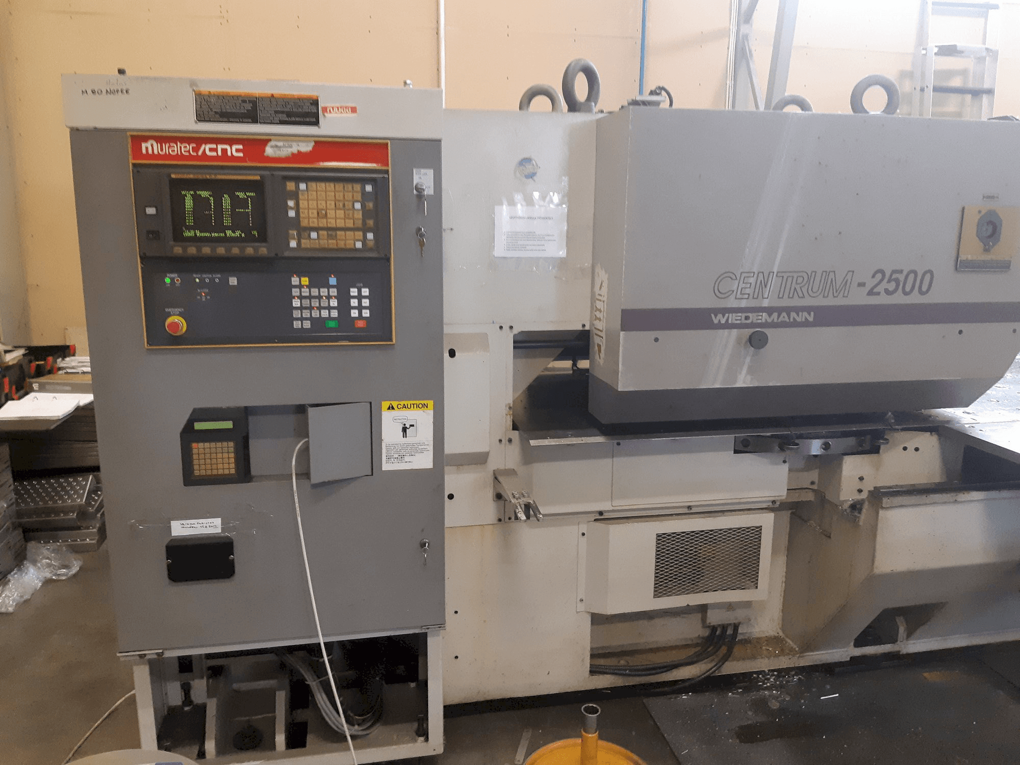 Widok z przodu maszyny Murata Wiedemann C-2500