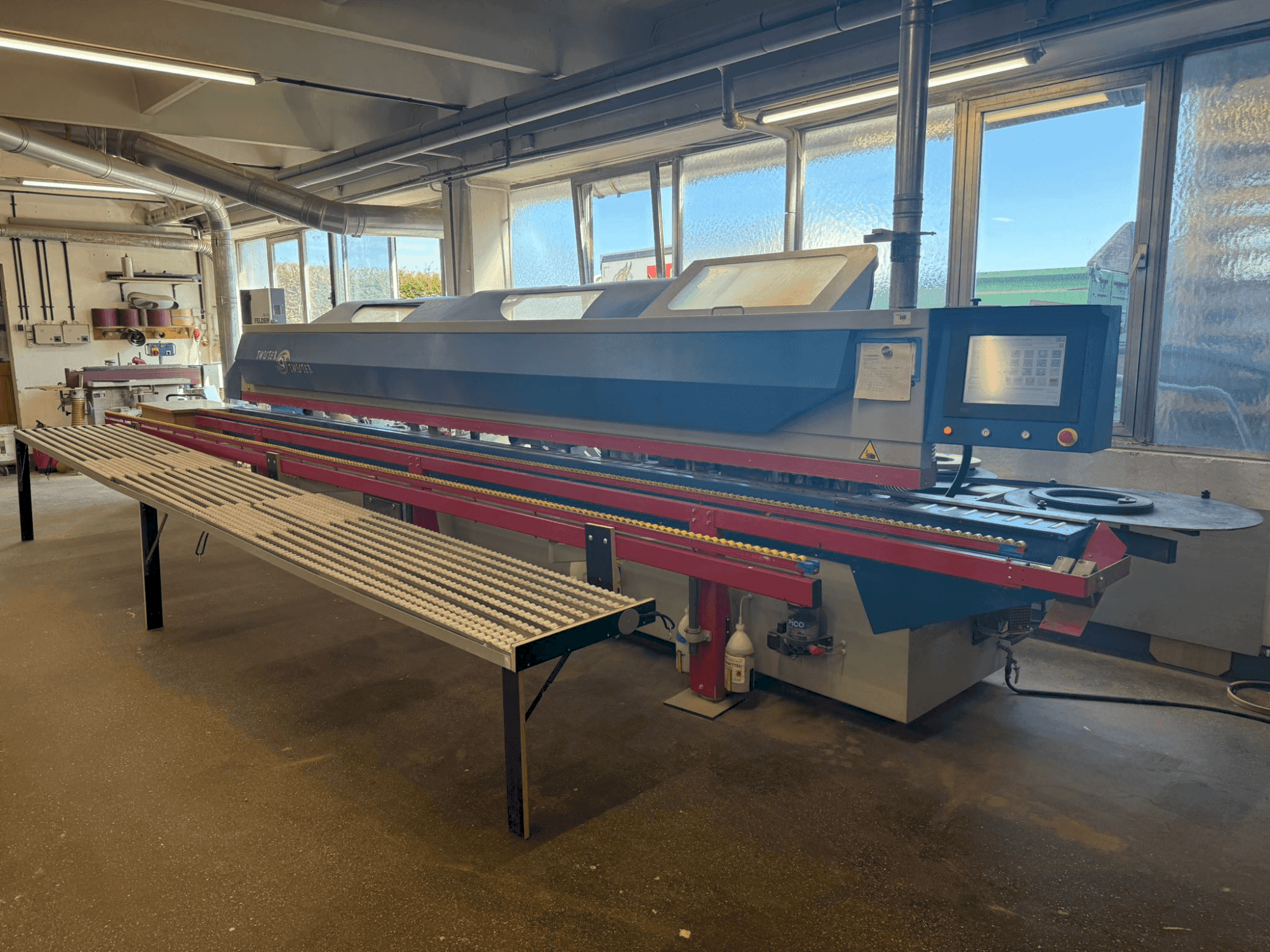 Widok z przodu maszyny OTT TWISTER