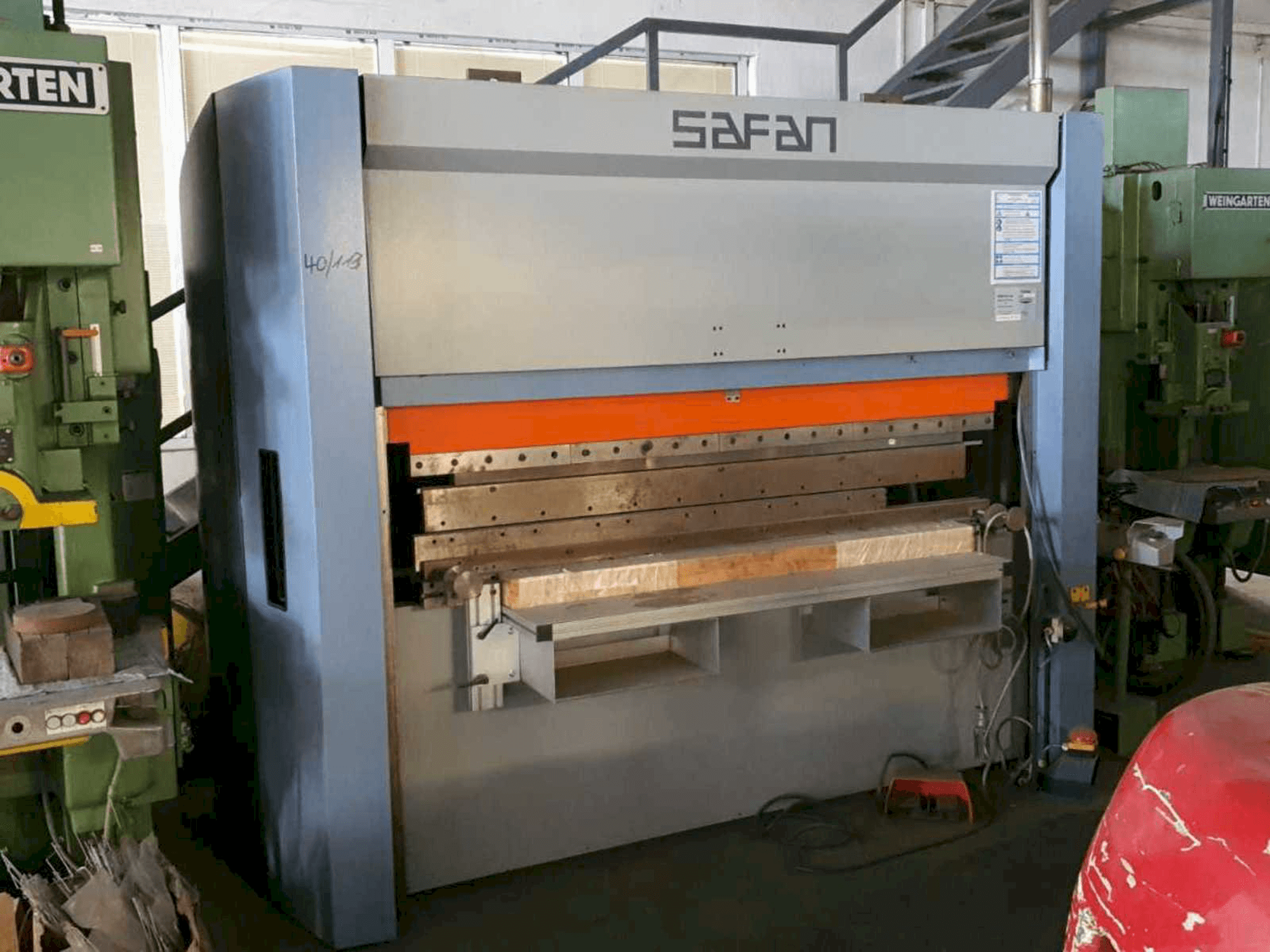 Widok z przodu maszyny Safan SMK-K 40-2050 TS1