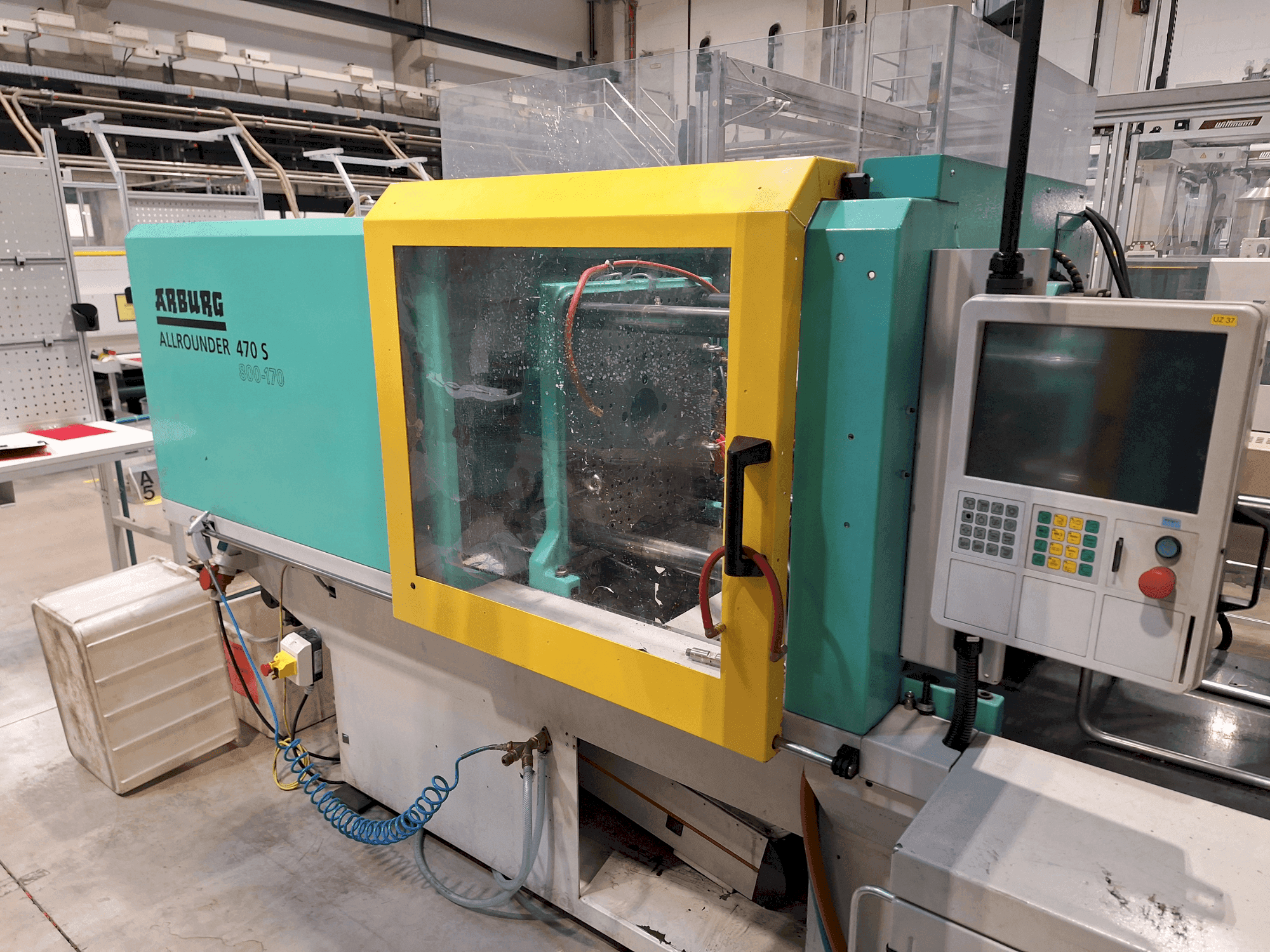 Widok z przodu maszyny Arburg 470 S 800-170