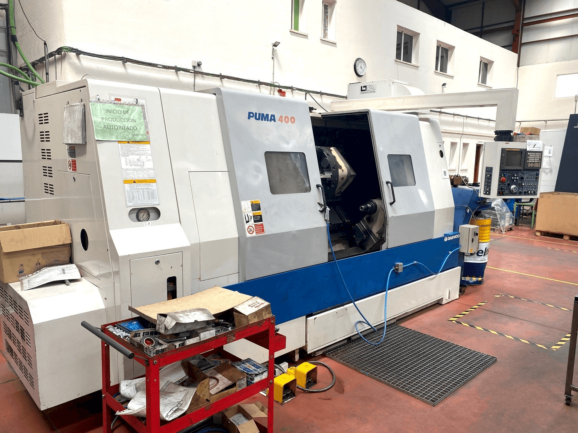 Widok z przodu maszyny DAEWOO PUMA 400