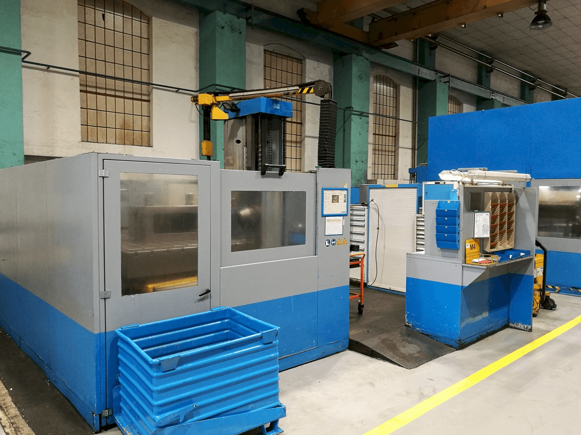 Widok z lewej maszyny PEGARD AF 130 S