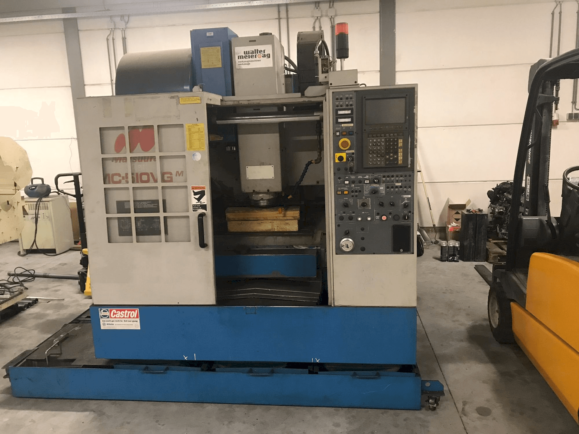 Widok z przodu maszyny Matsuura MC 510 VG M