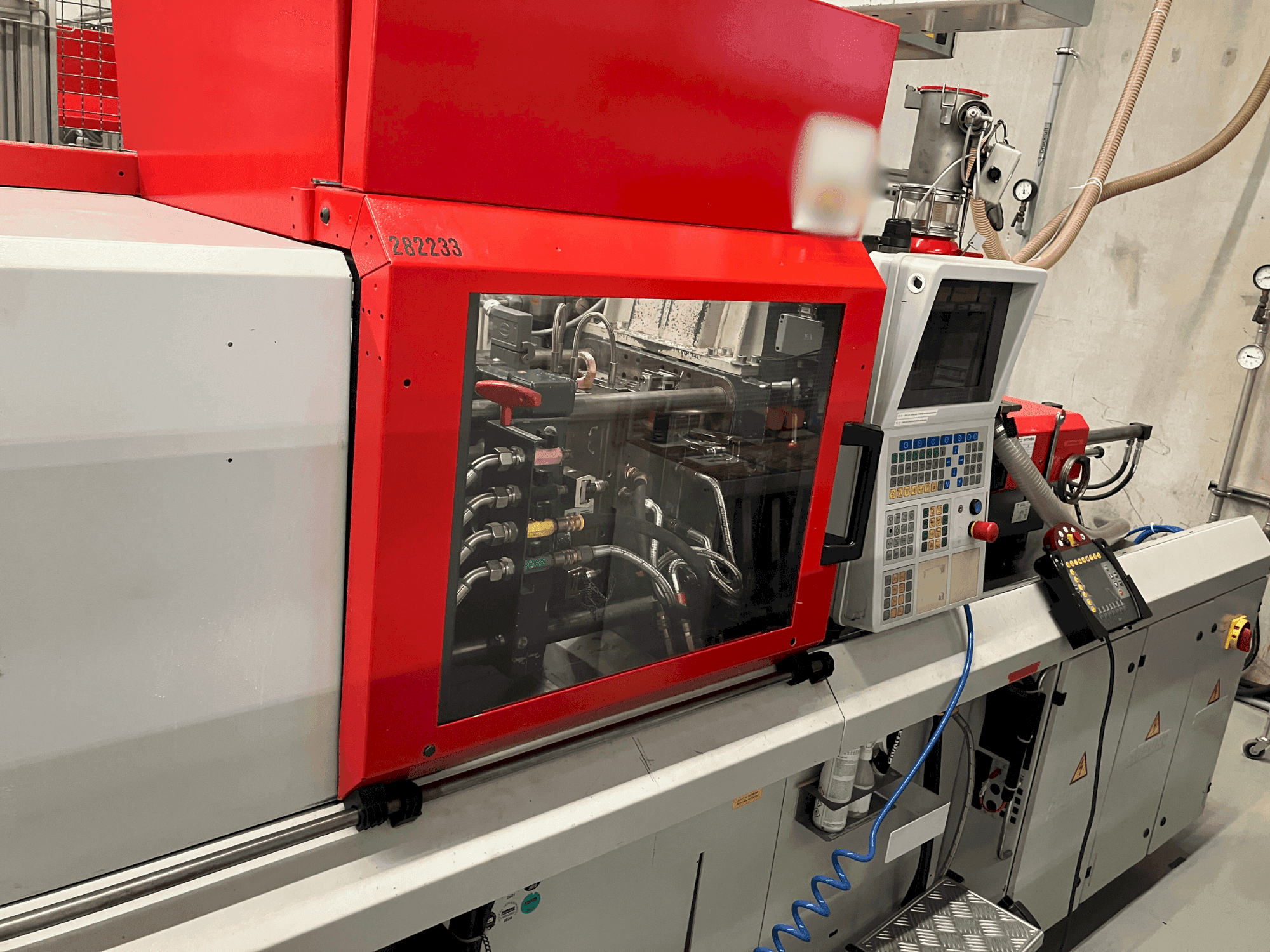 Widok z przodu maszyny Arburg Allrounder 320 S 500-150