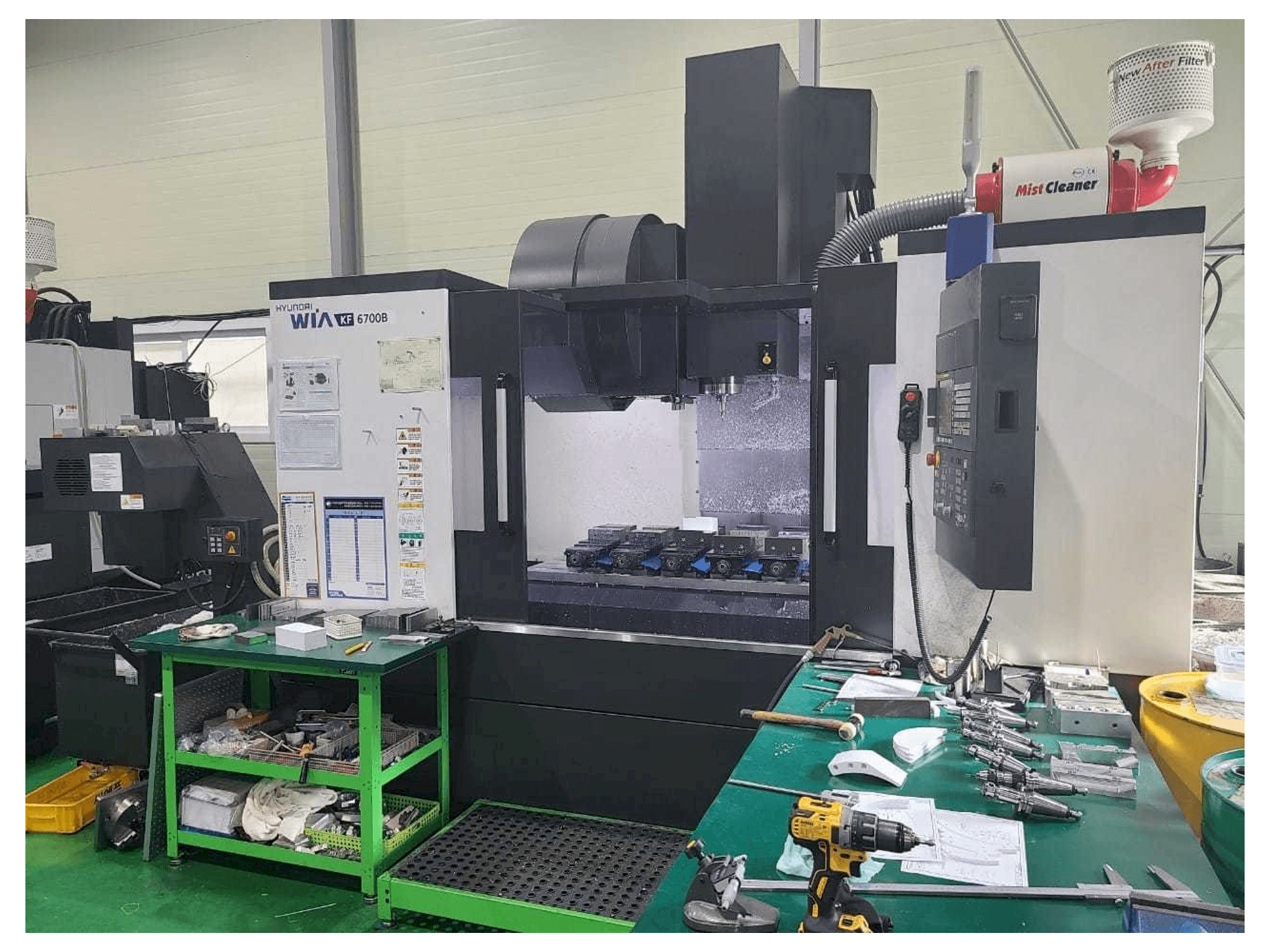 Widok z przodu maszyny Hyundai Wia KF 6700B