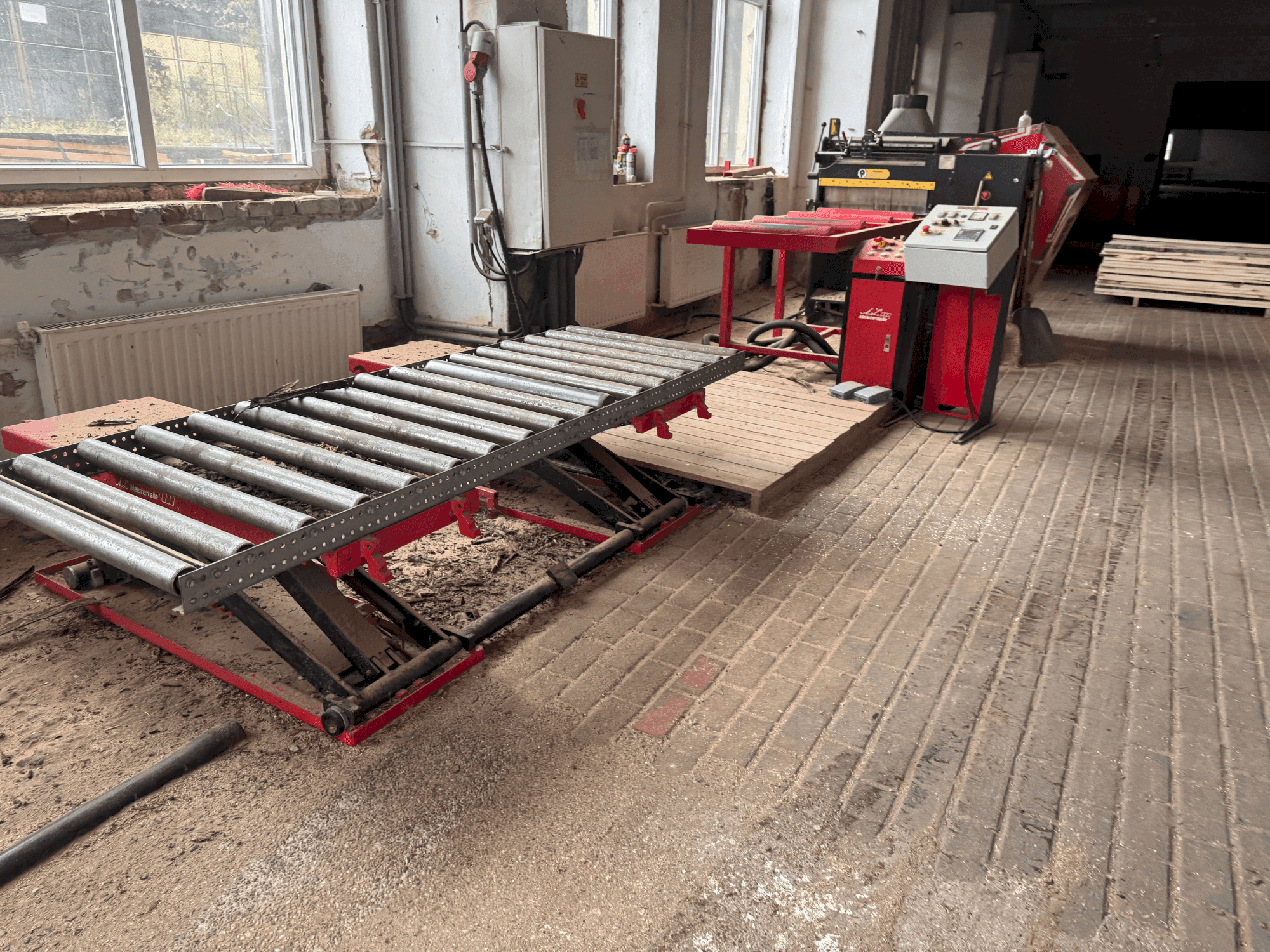 Widok z przodu maszyny WRAVOR Multirip 750 20-100