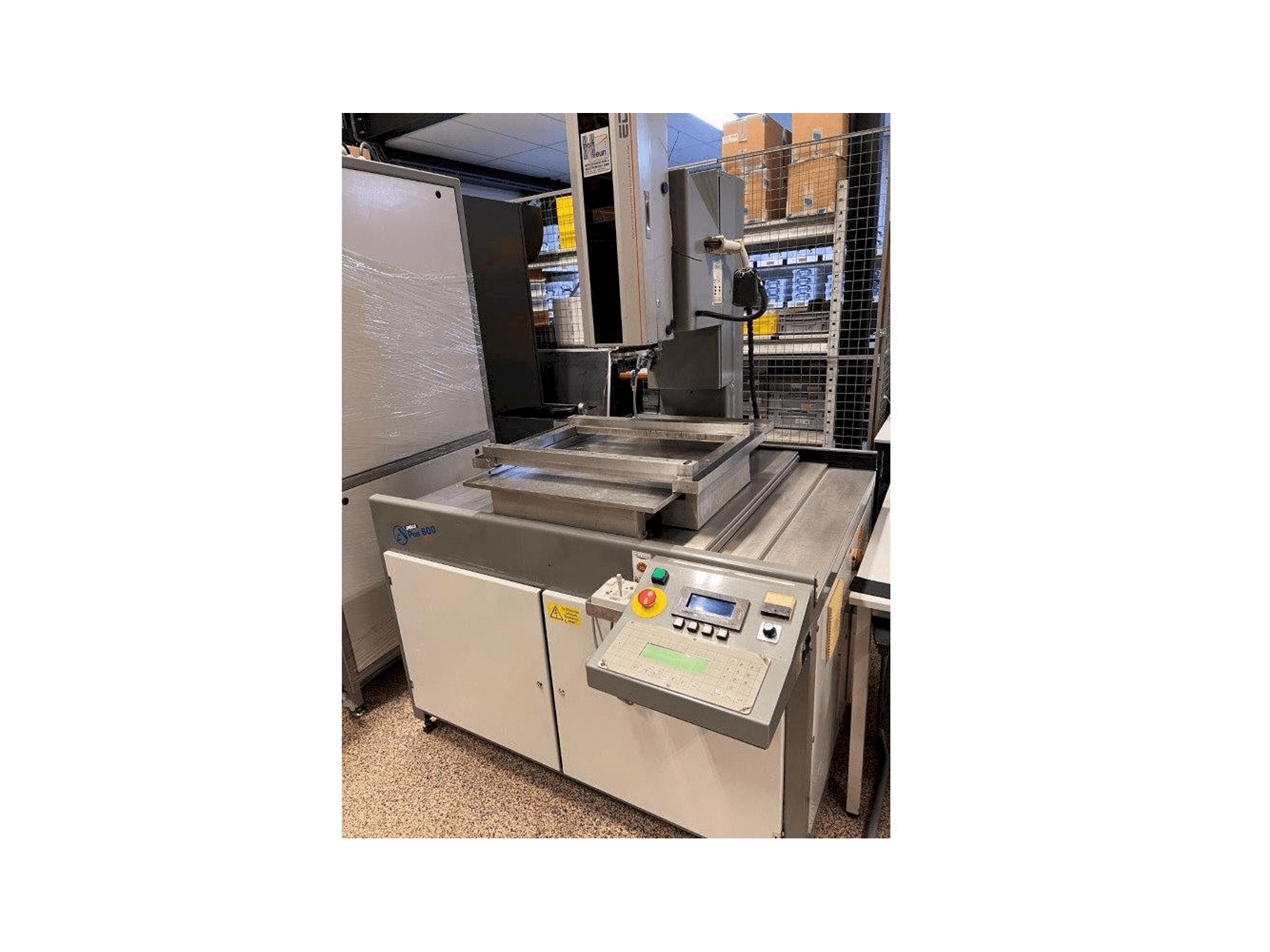 Widok z przodu maszyny Apos 600