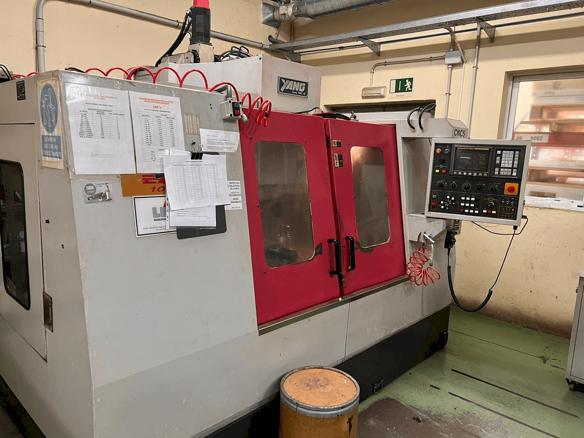 Widok z przodu maszyny Yang SMV -1000