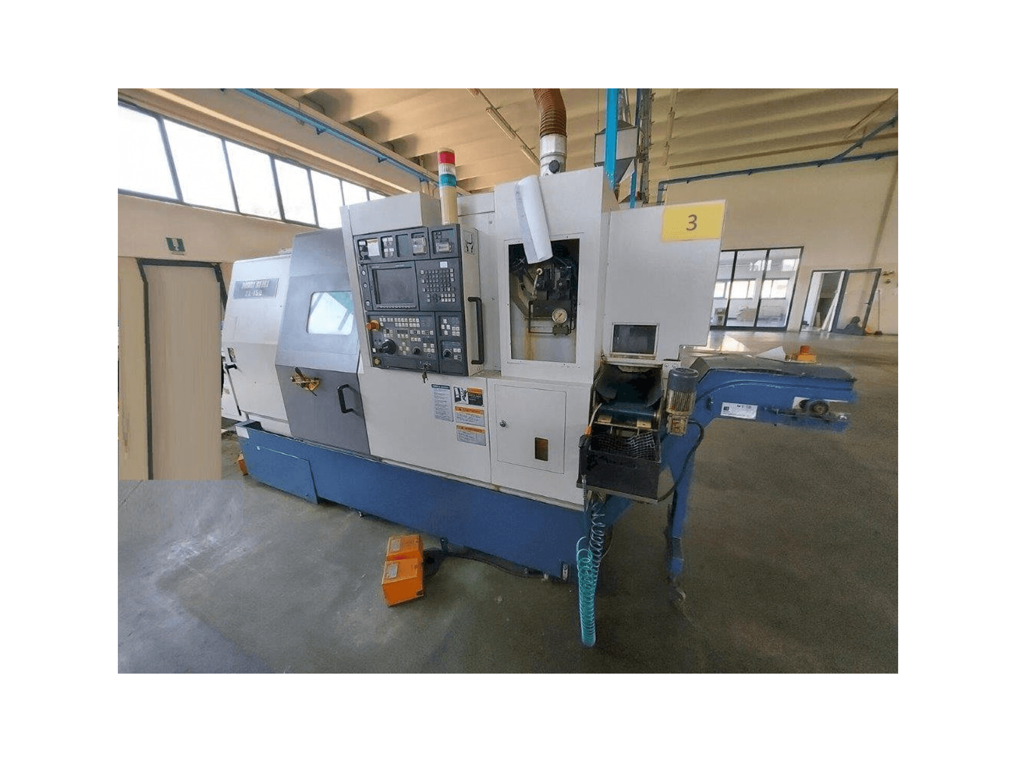 Widok z przodu maszyny MORI SEIKI ZL 150SMC