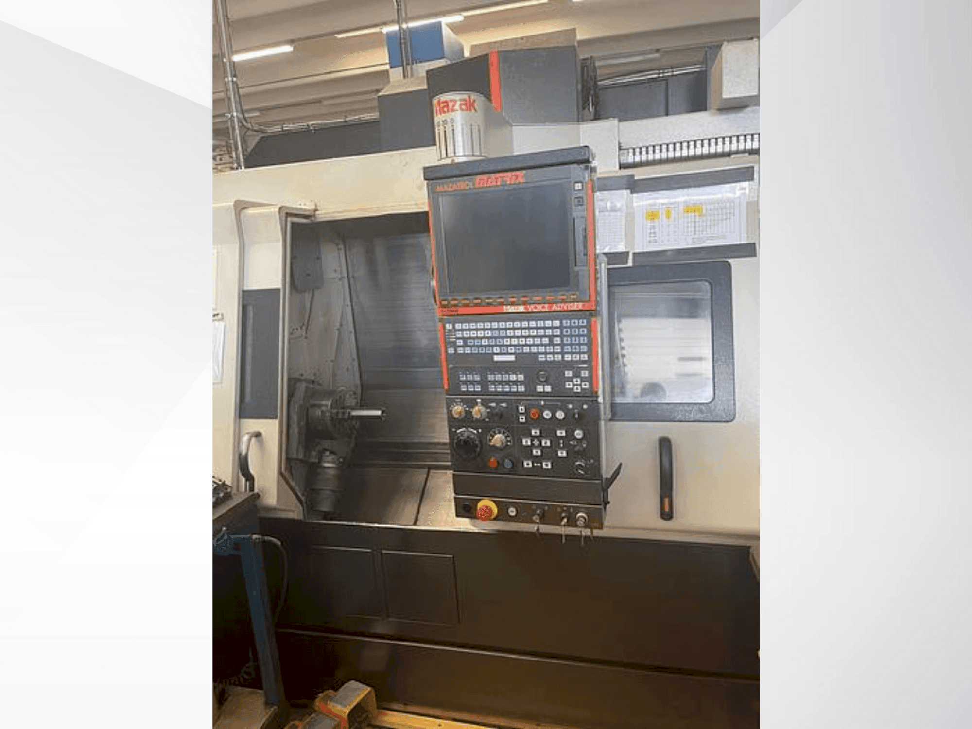 Widok z przodu maszyny Mazak INTEGREX 200 IV S