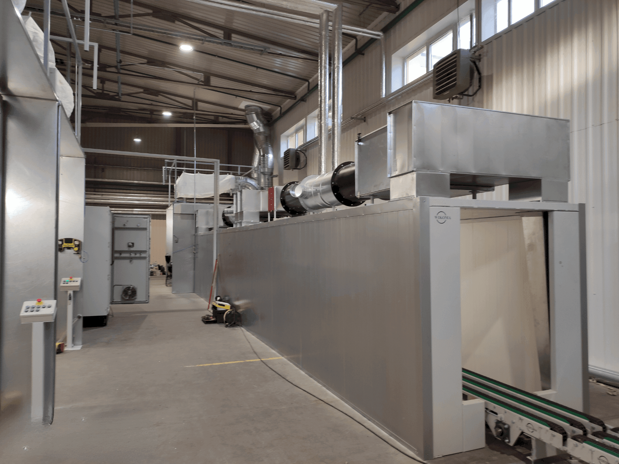 Widok z boku maszyny WIKOMA LL001