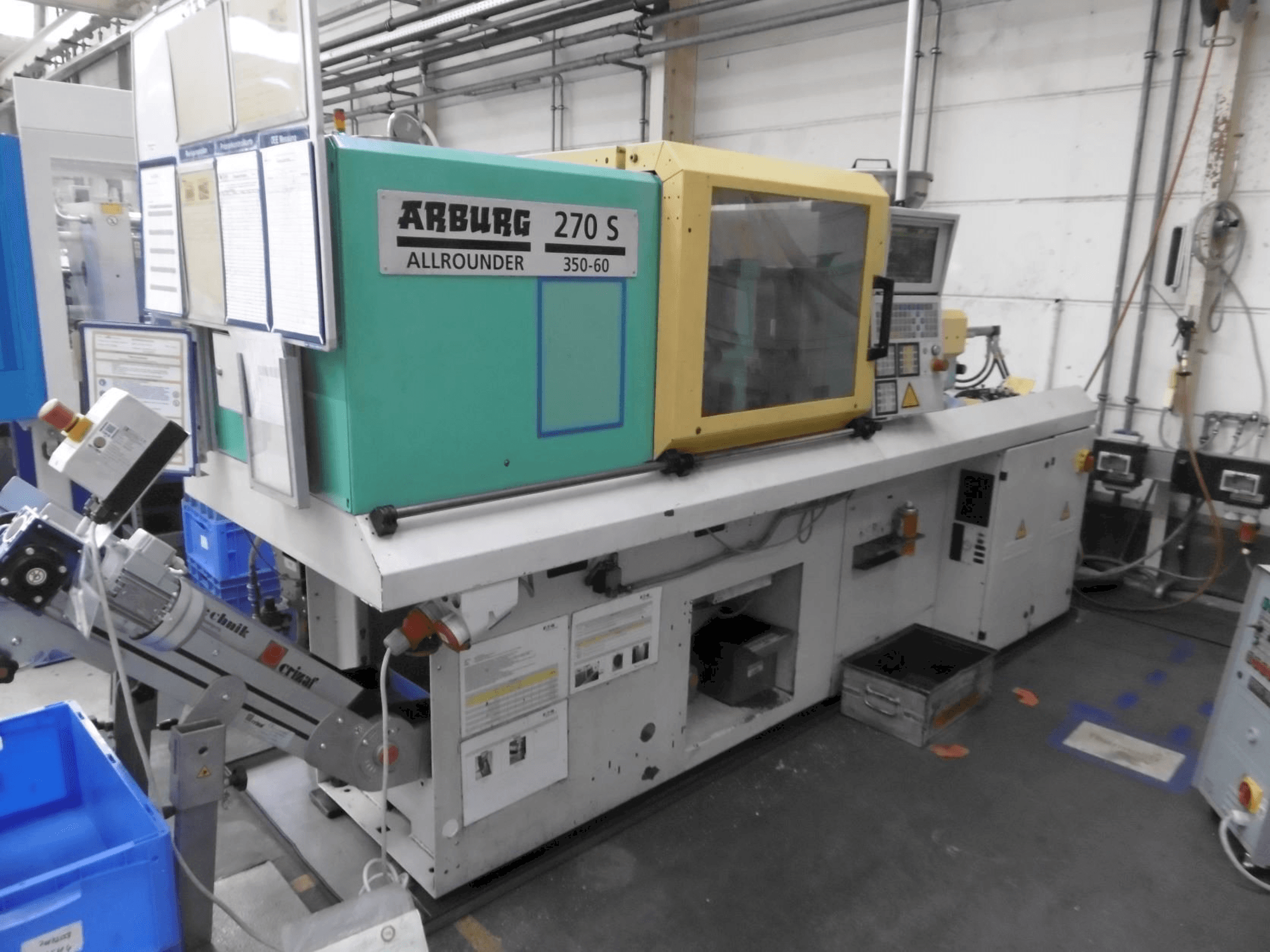 Widok z przodu maszyny Arburg 270S-350-60