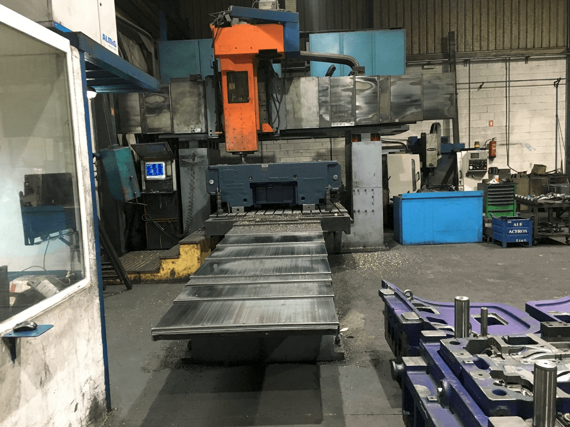 Widok z przodu maszyny DYE FPF-2C-NC