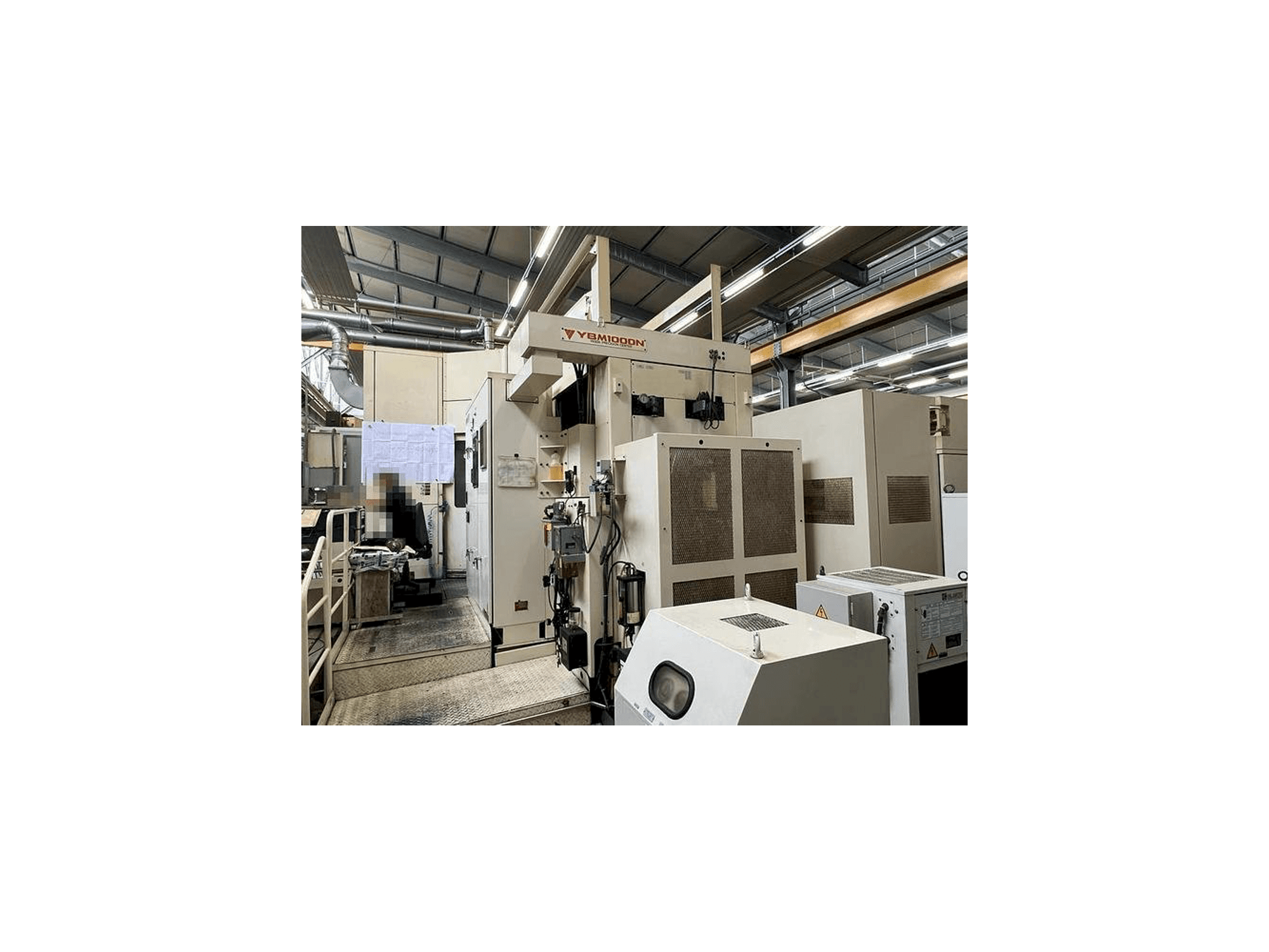 Widok z przodu maszyny YASDA YBM 1000N