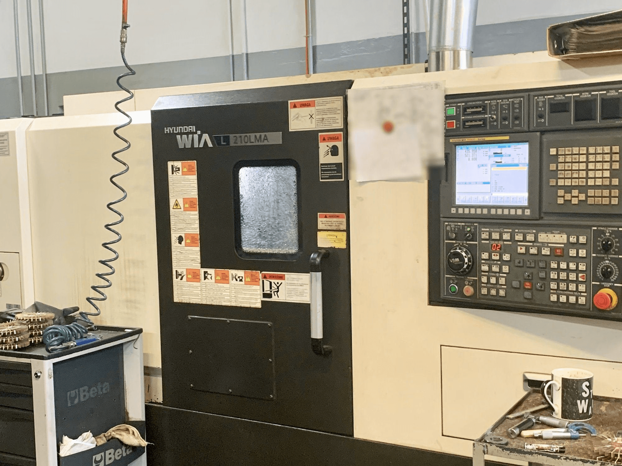 Widok z przodu maszyny Hyundai Wia L210LMA