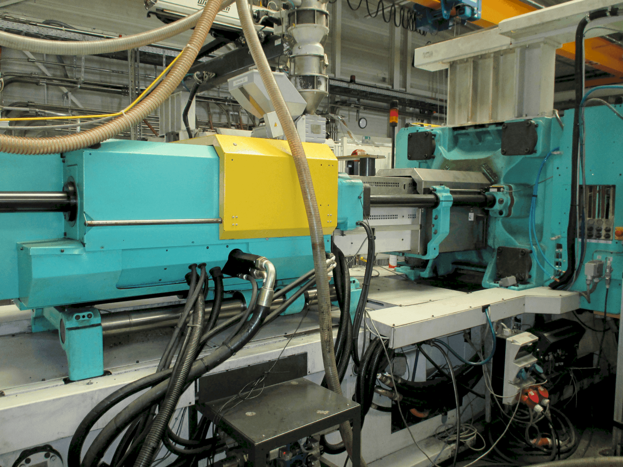 Widok z przodu maszyny Arburg Allrounder Selecta 720 S 3200-2100