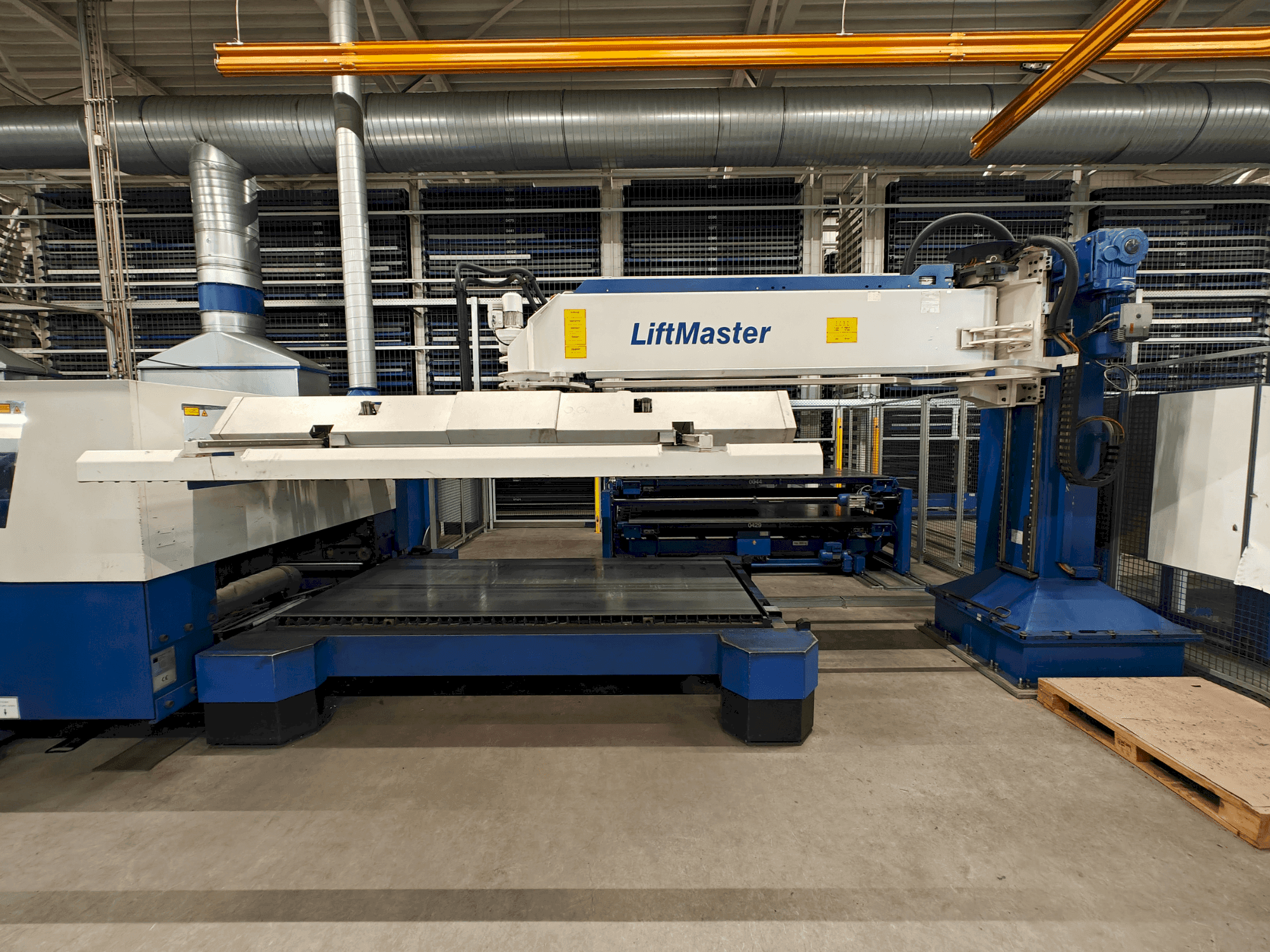 Widok z przodu maszyny TRUMPF Trumatic L3050