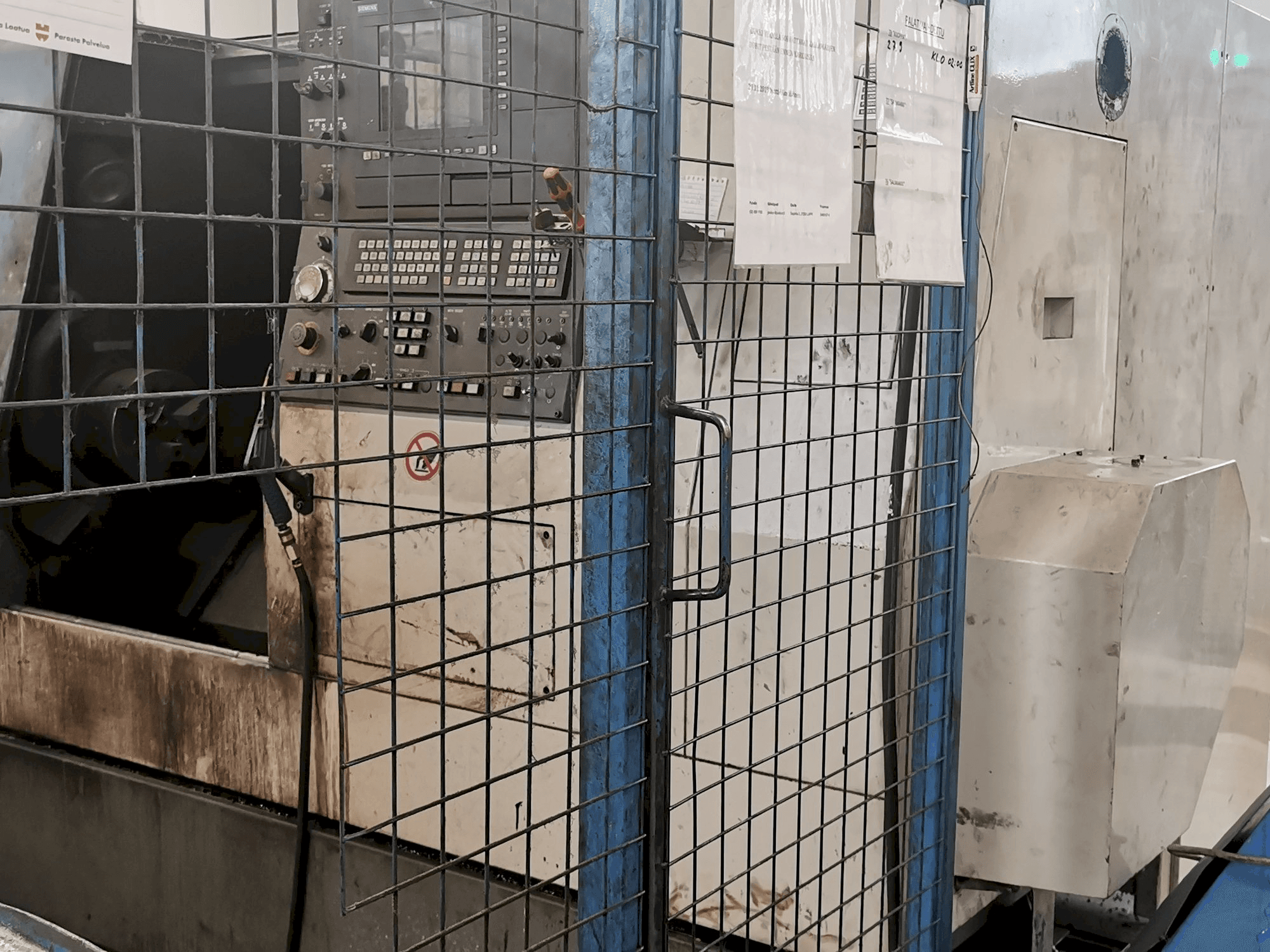 Widok z przodu maszyny Hyundai HIT 250 S