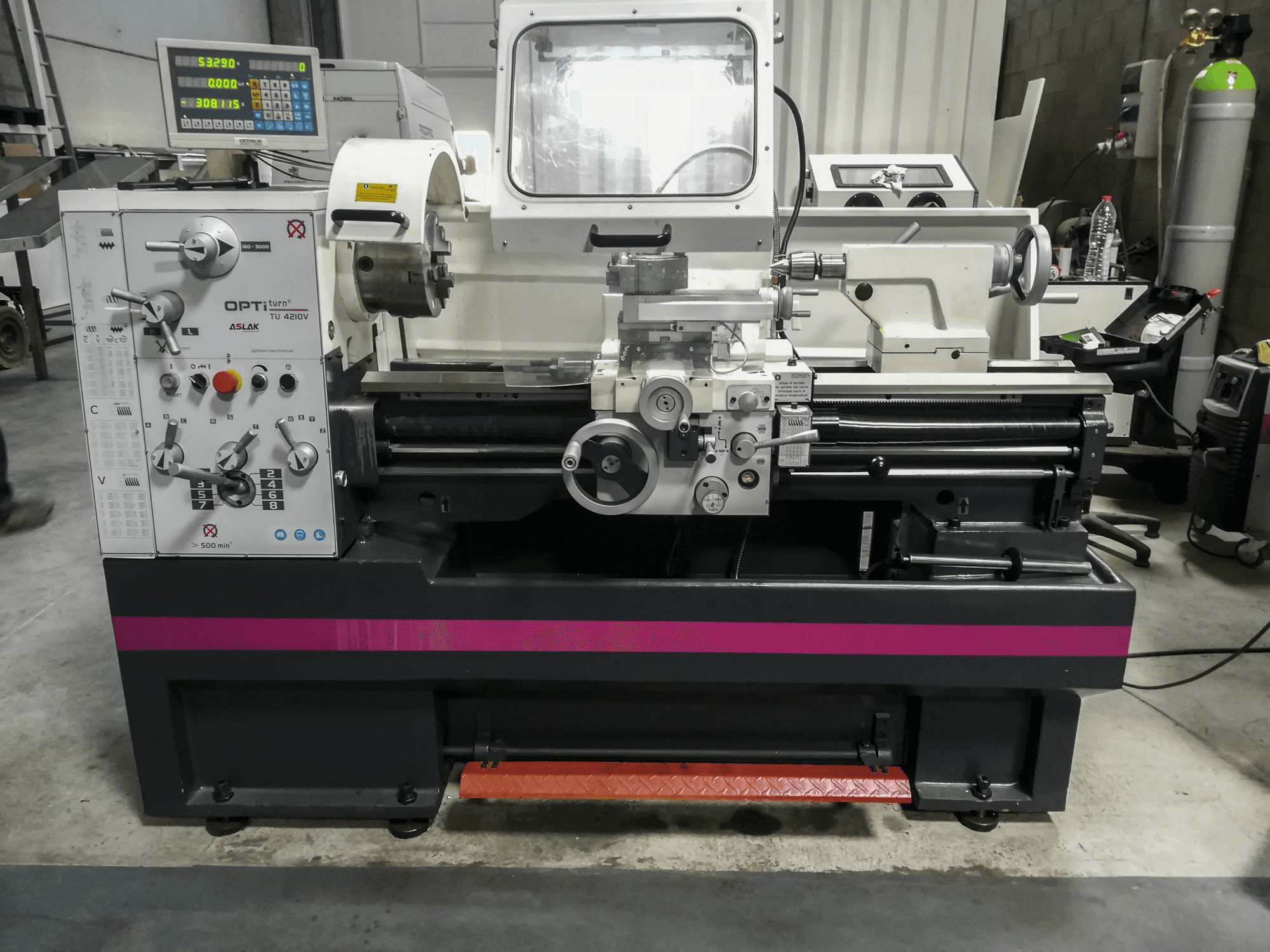 Widok z przodu maszyny Optimum TU 4210V