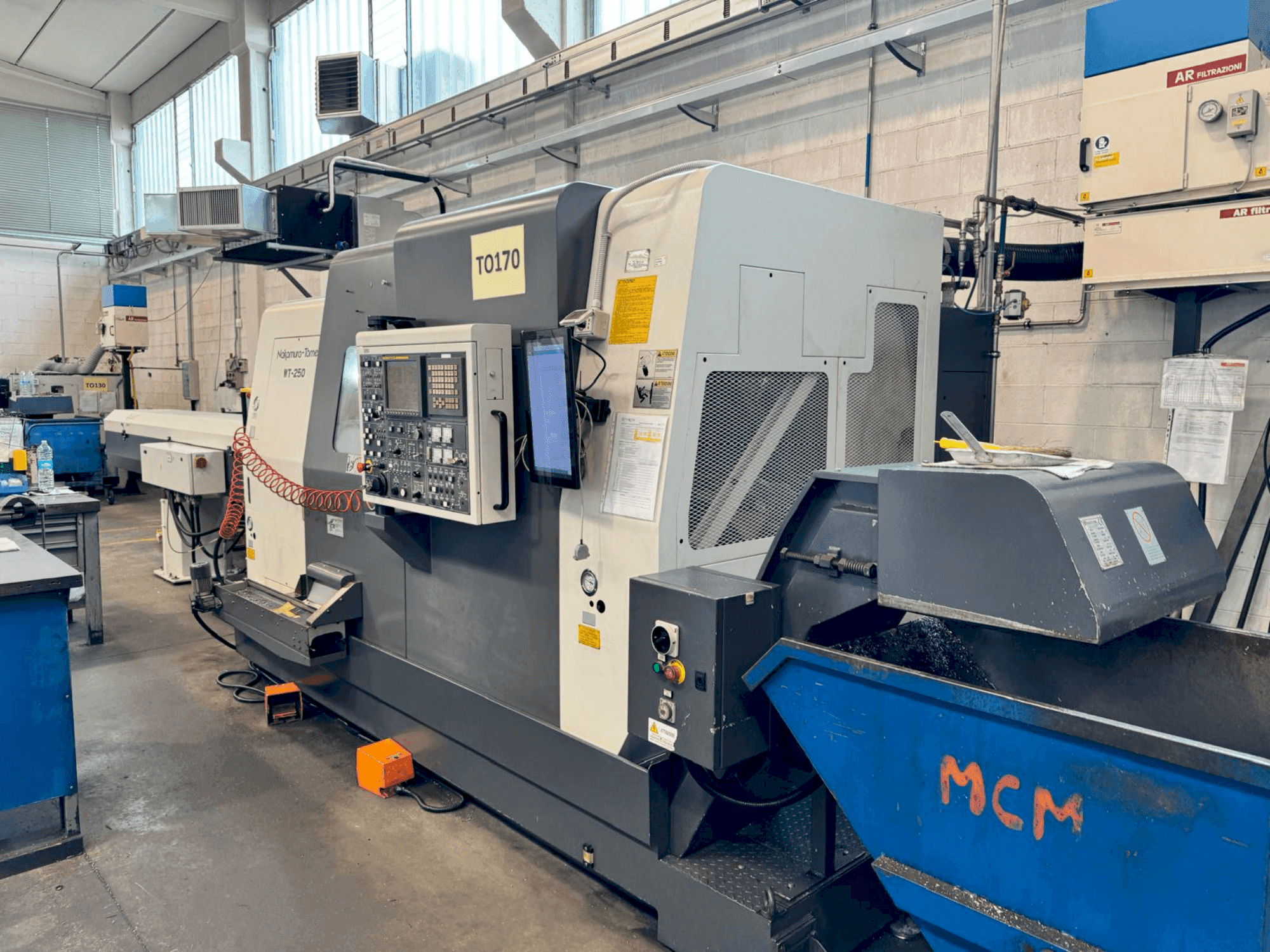 Widok z przodu maszyny NAKAMURA WT 250