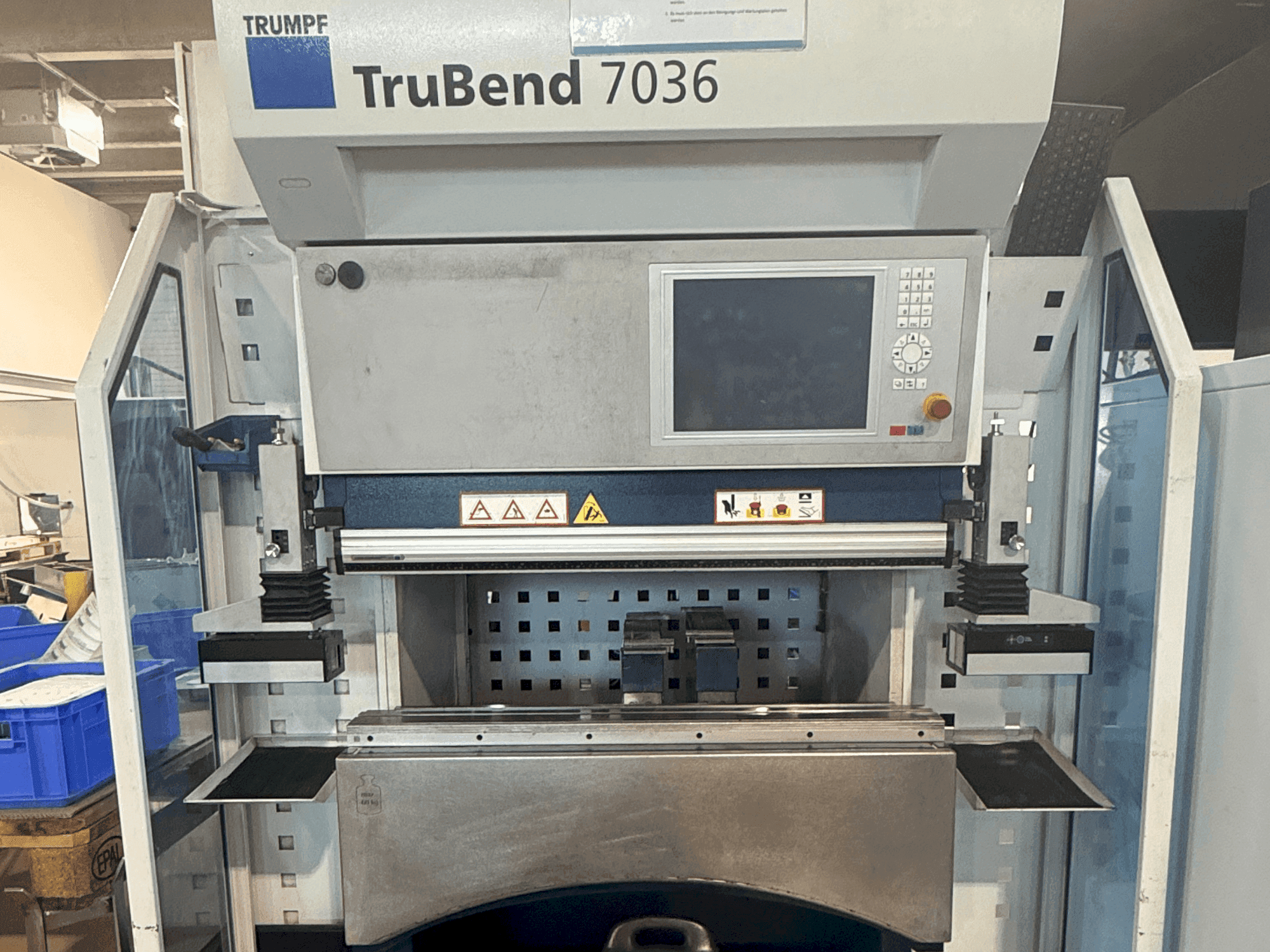 Widok z przodu maszyny TRUMPF TruBend 7036