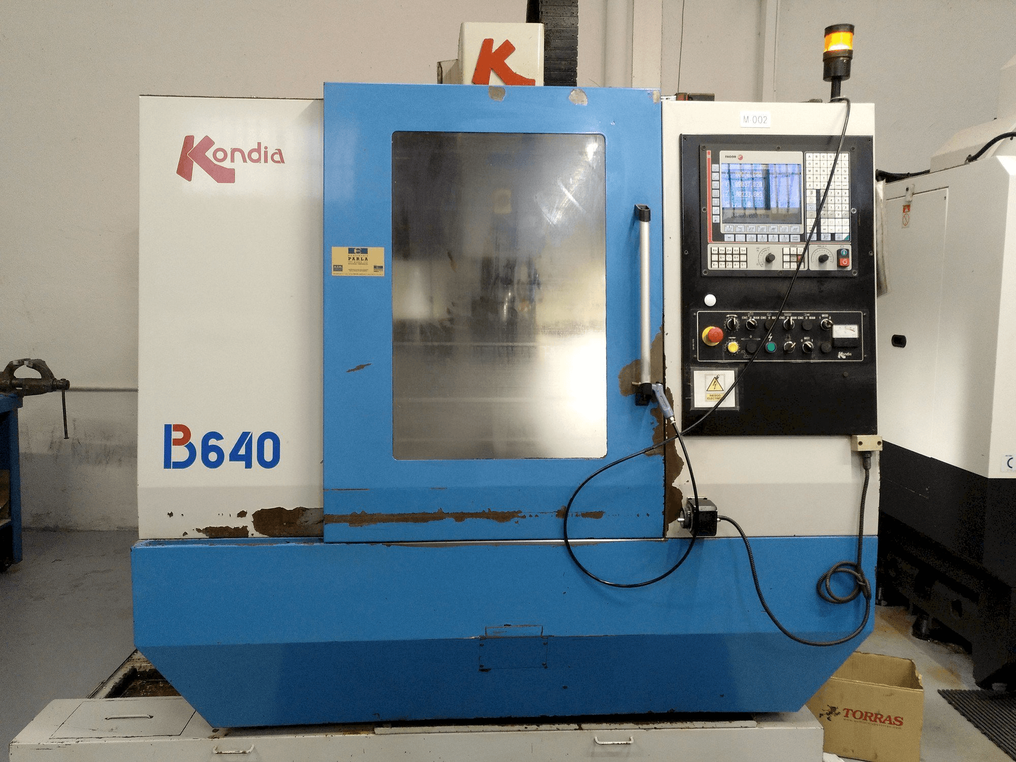 Widok z przodu maszyny KONDIA B-640