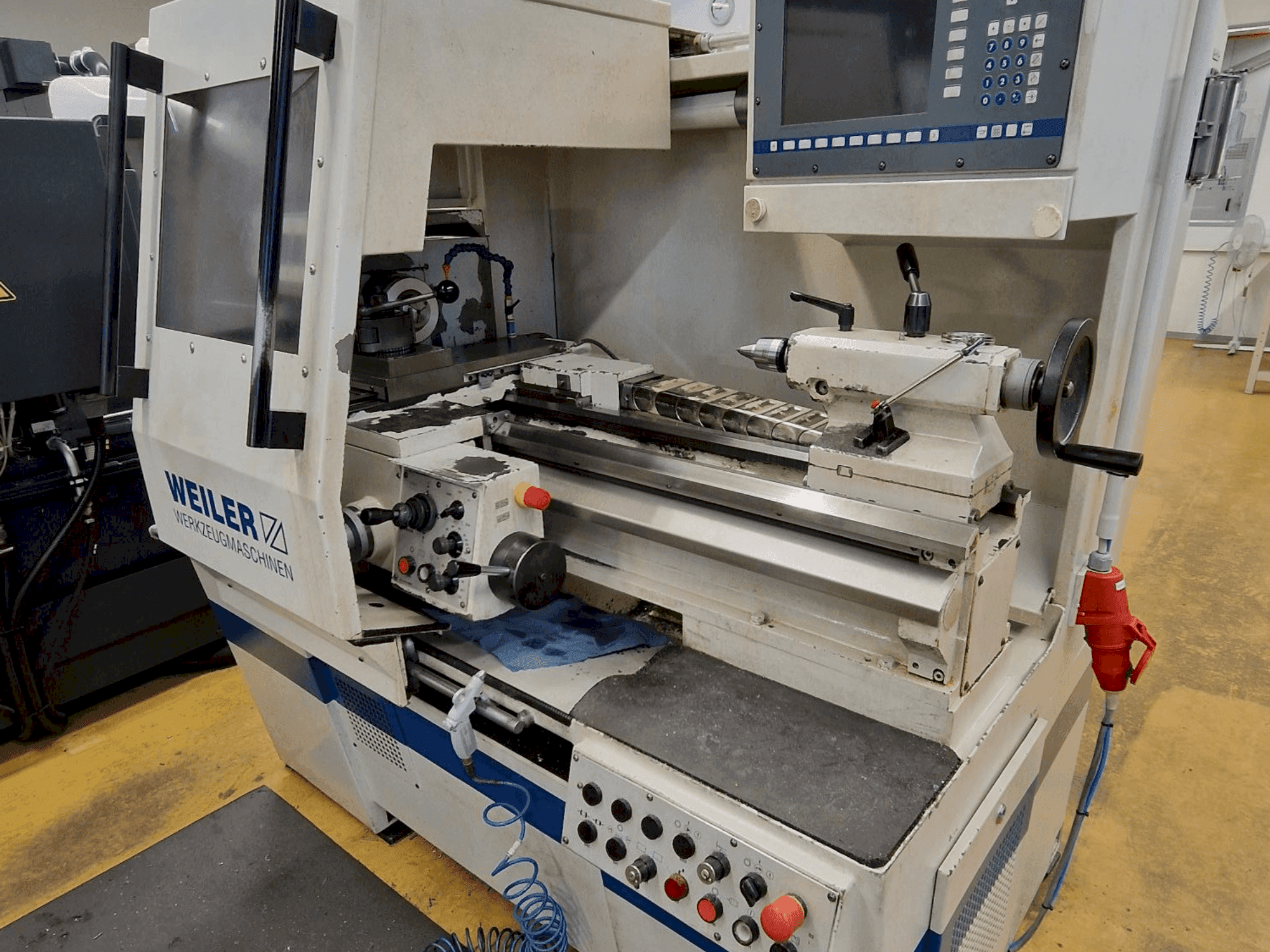 Widok z przodu maszyny Weiler E30