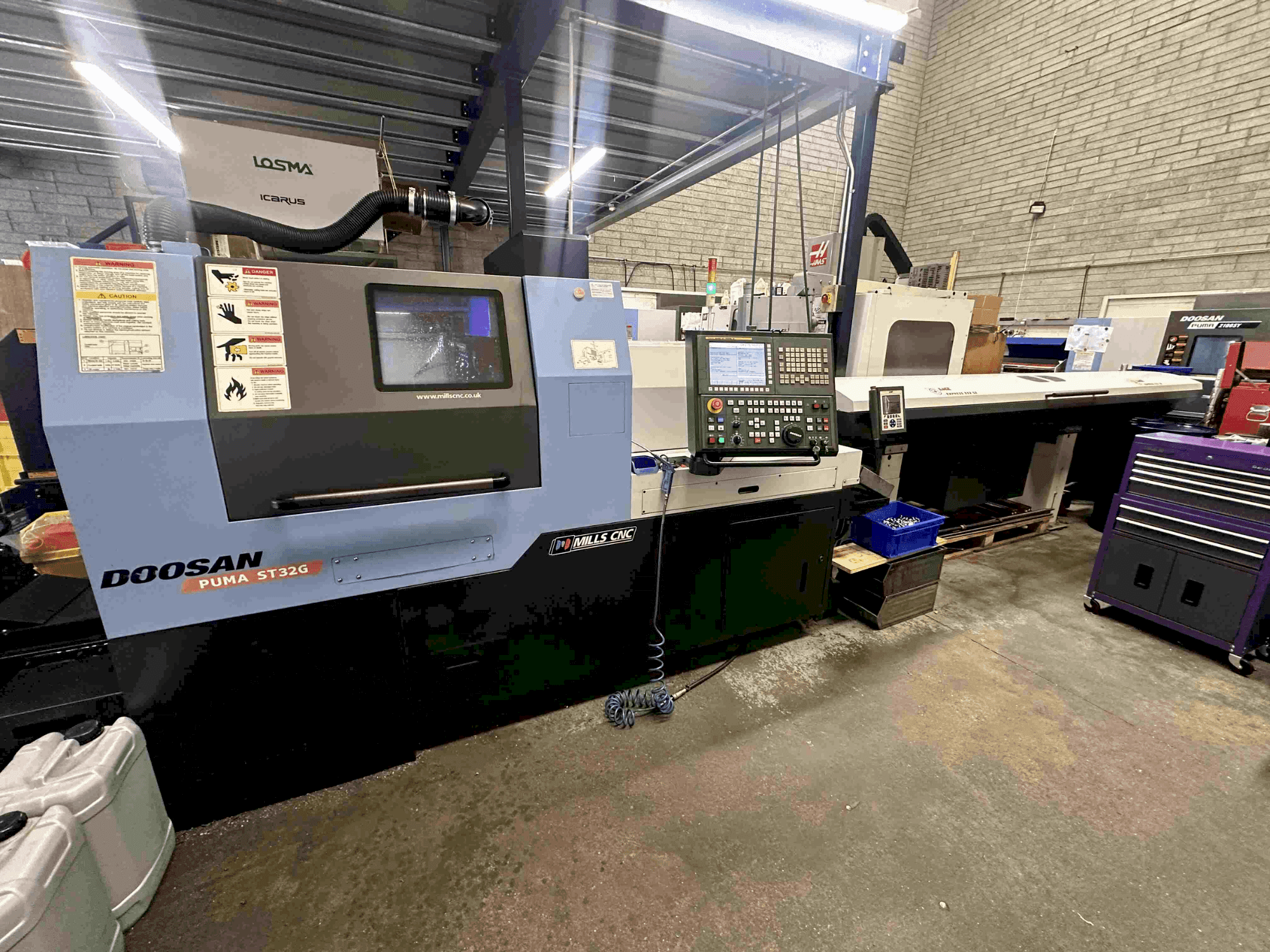 Widok z przodu maszyny DOOSAN Puma ST32G