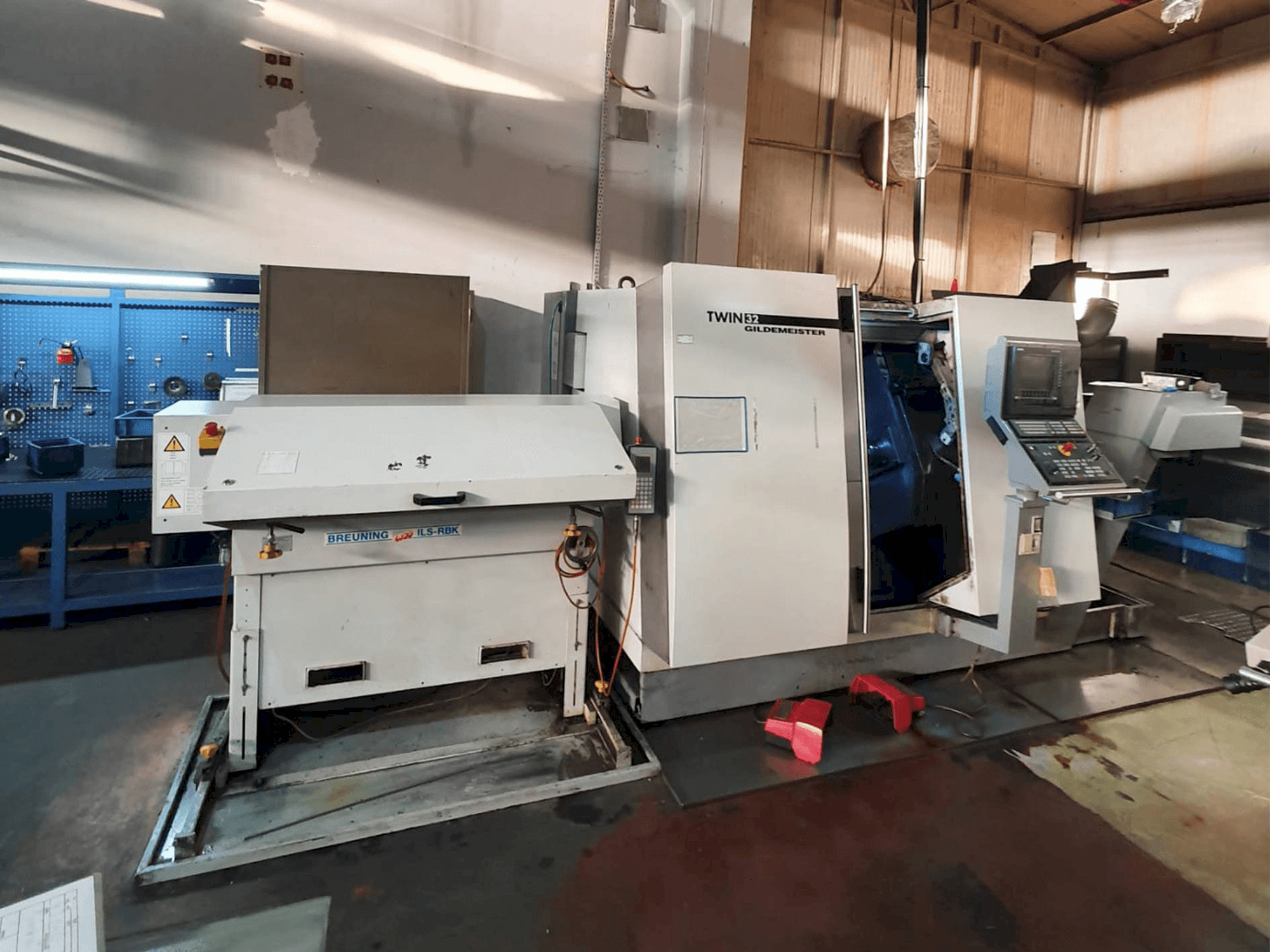 Widok z przodu maszyny Gildemeister TWIN 32