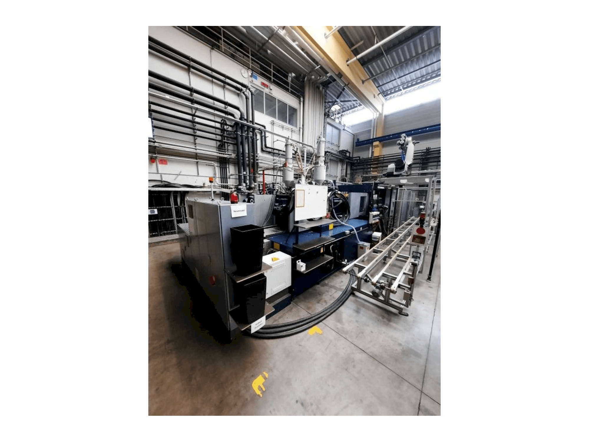 Widok z przodu maszyny Battenfeld HM13000/9200/7700