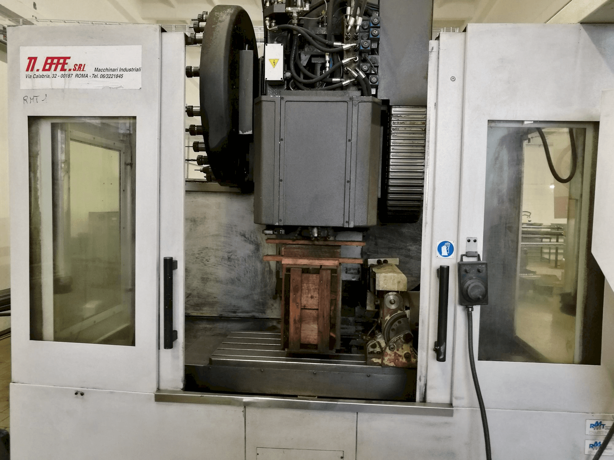 Widok z przodu maszyny RMT Kompakt 8