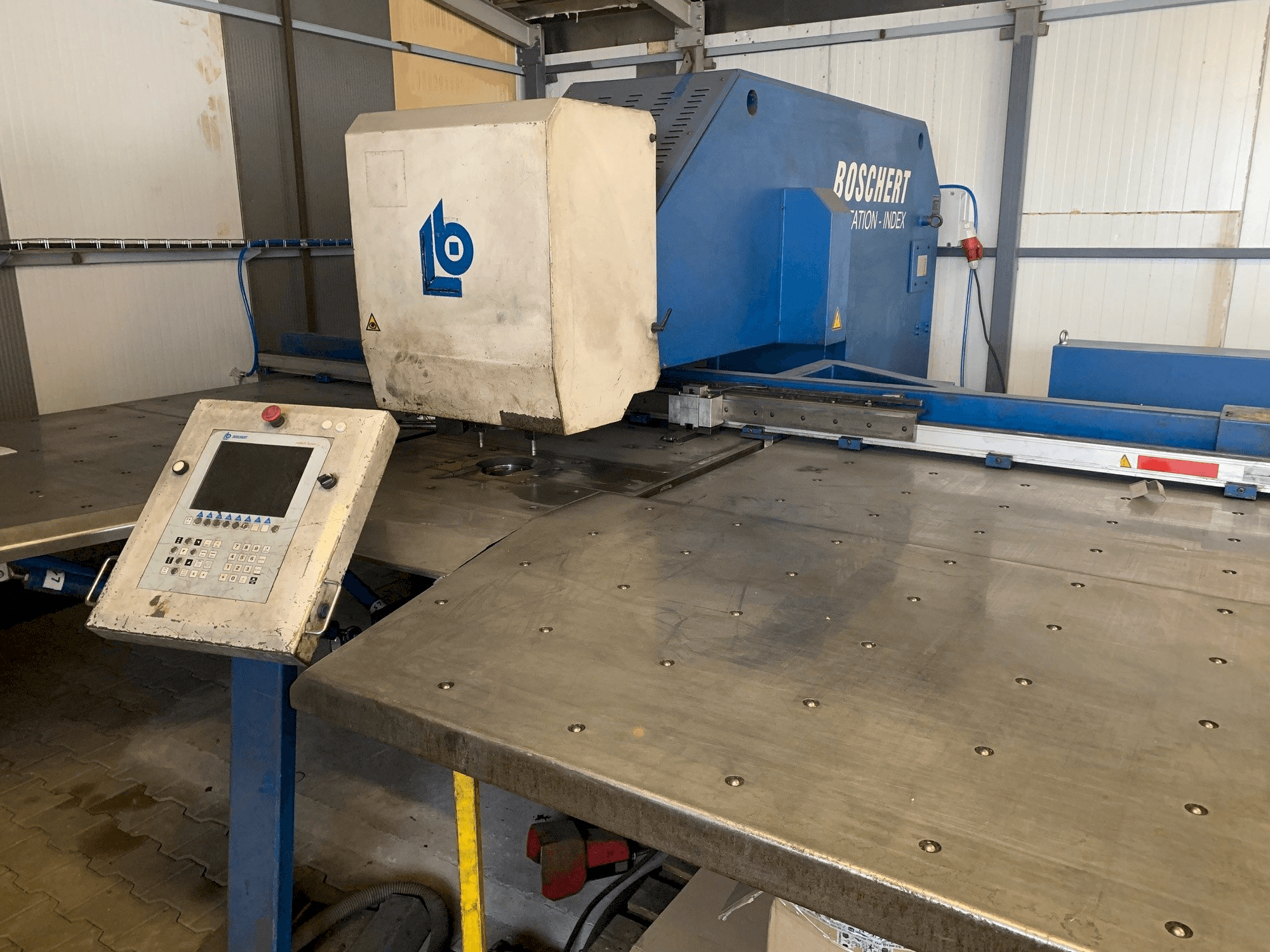 Widok z przodu maszyny Boschert EL 1250 Rota-Index