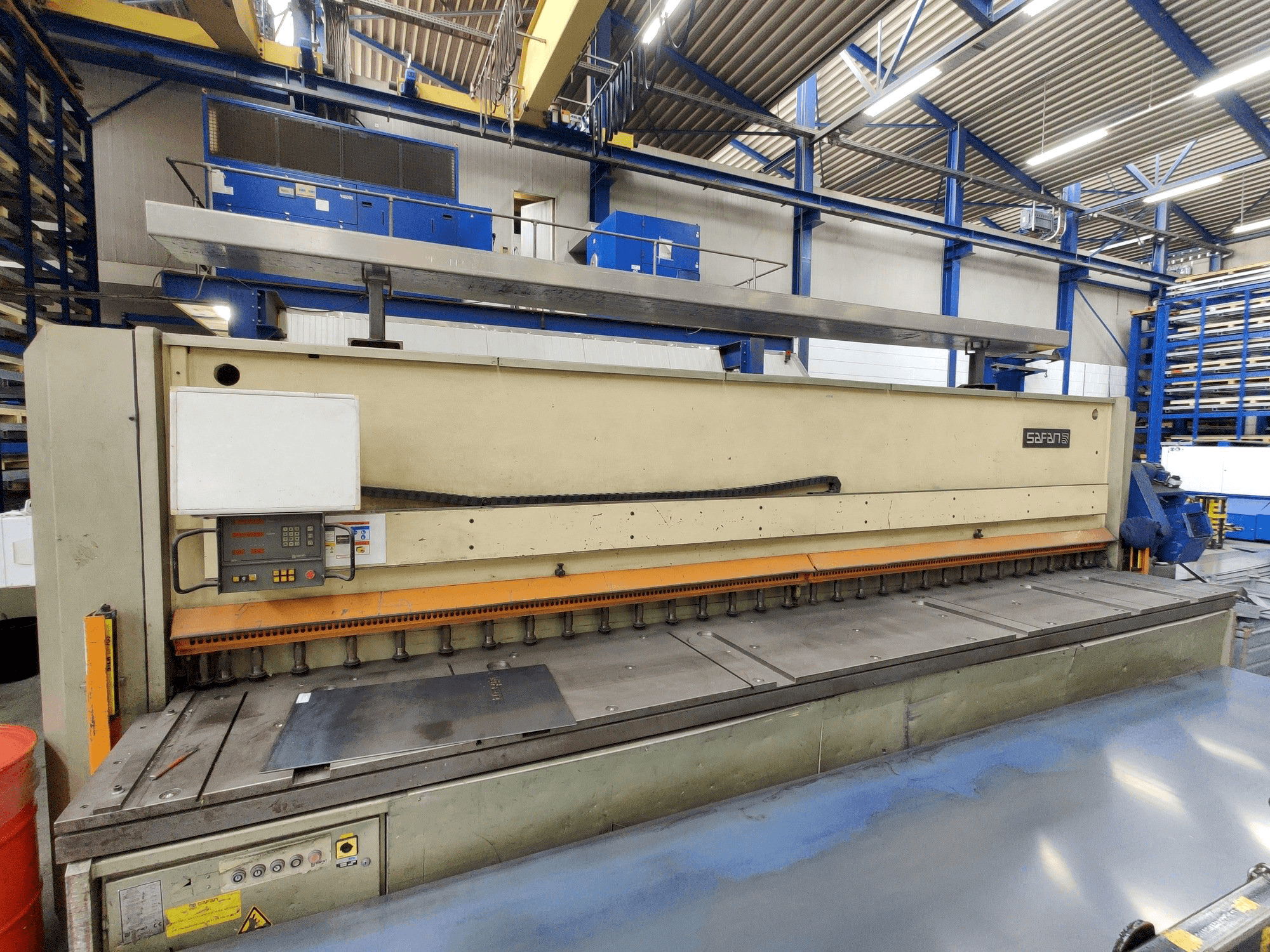 Widok z przodu maszyny Safan HVR610-10