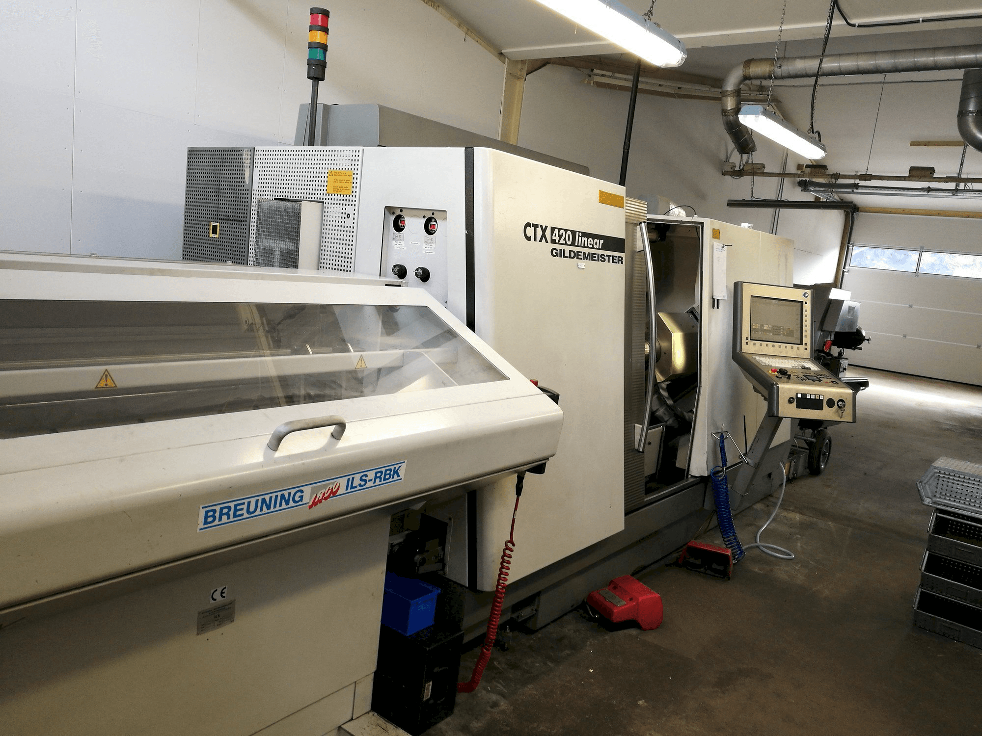 Widok z przodu maszyny Gildemeister CTX 420 linear / V6