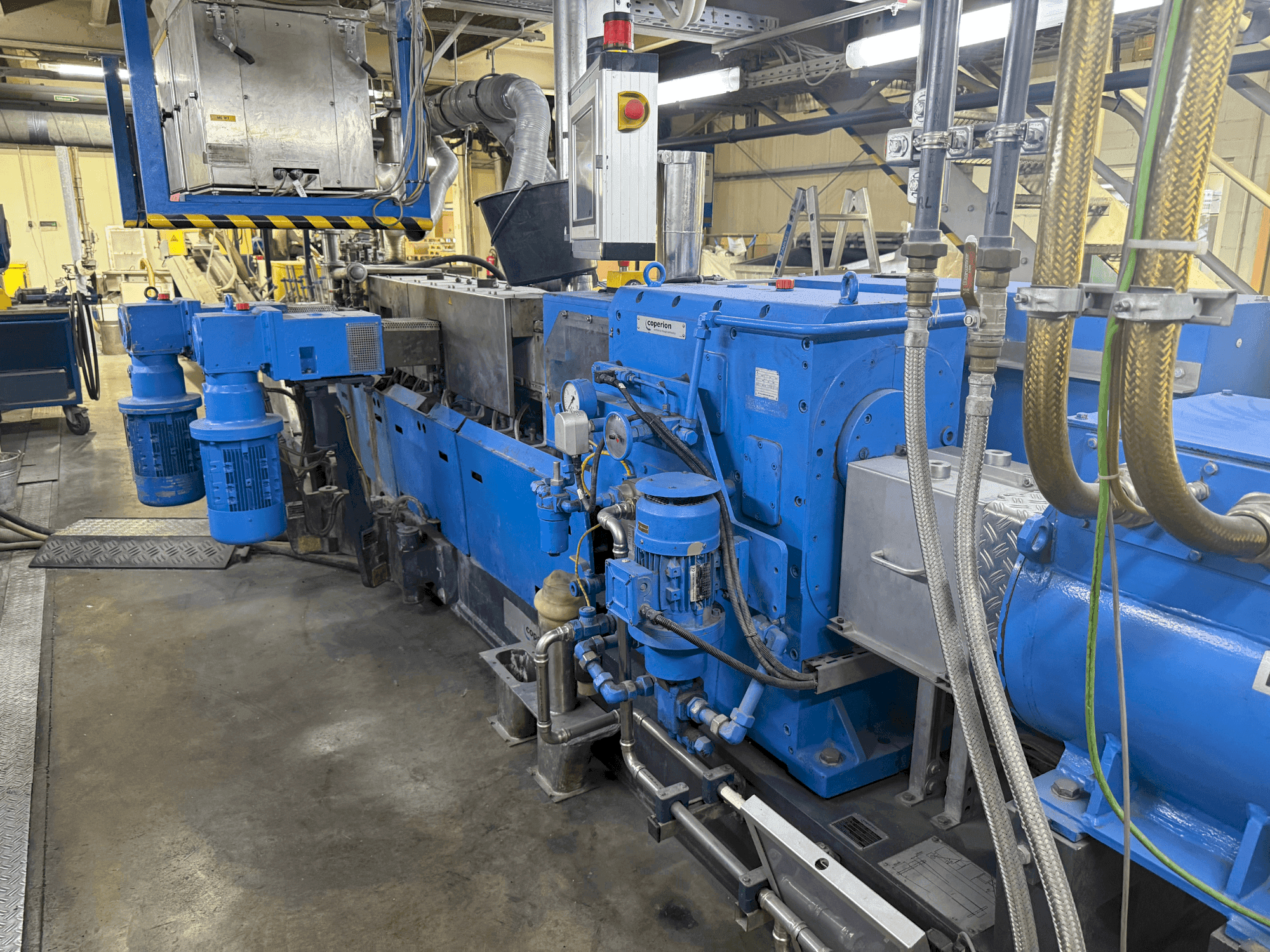 Widok z przodu maszyny COPERION ZSK 50 MCC+