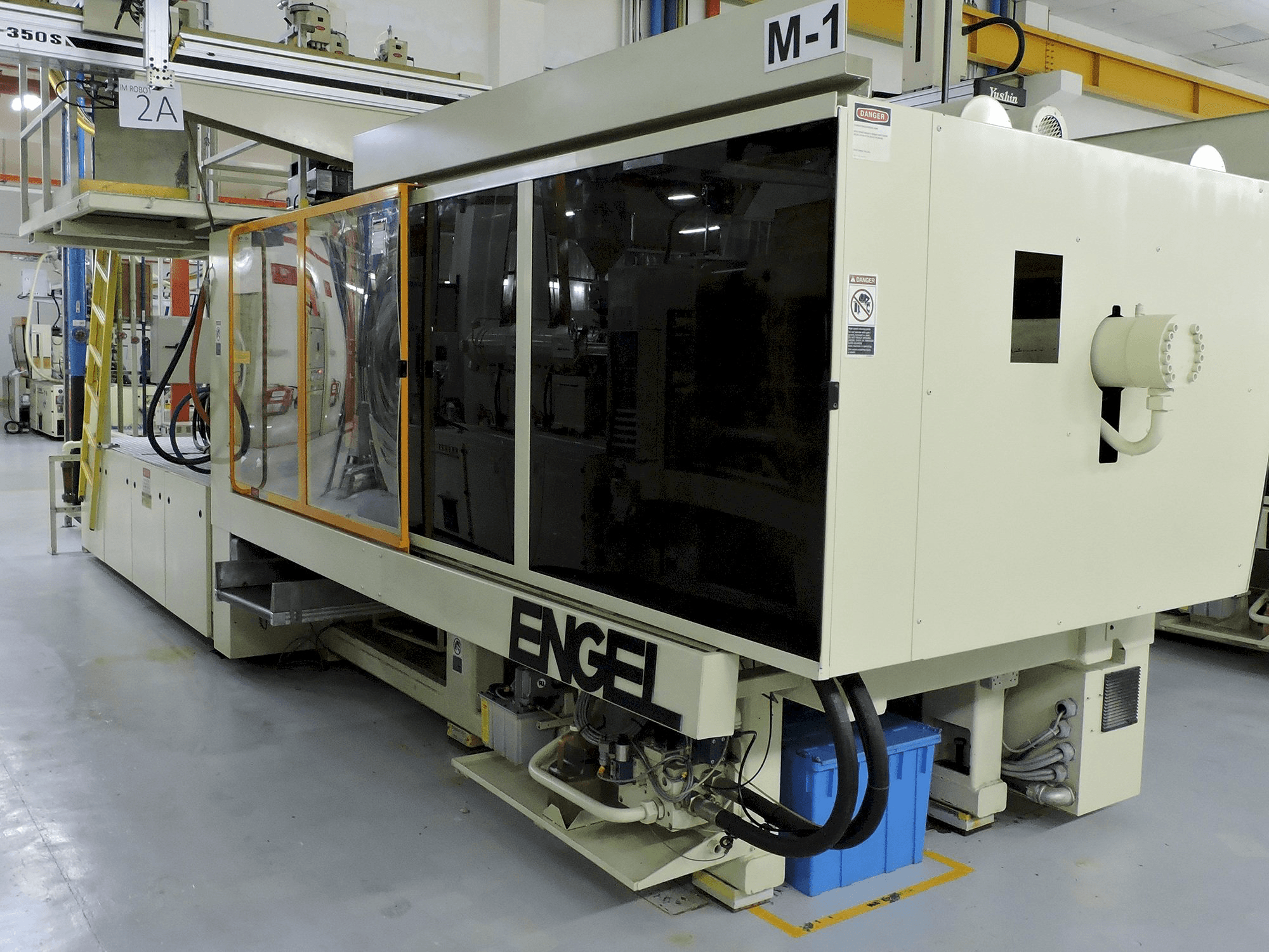 Widok z prawej maszyny ENGEL ES 1300 /450