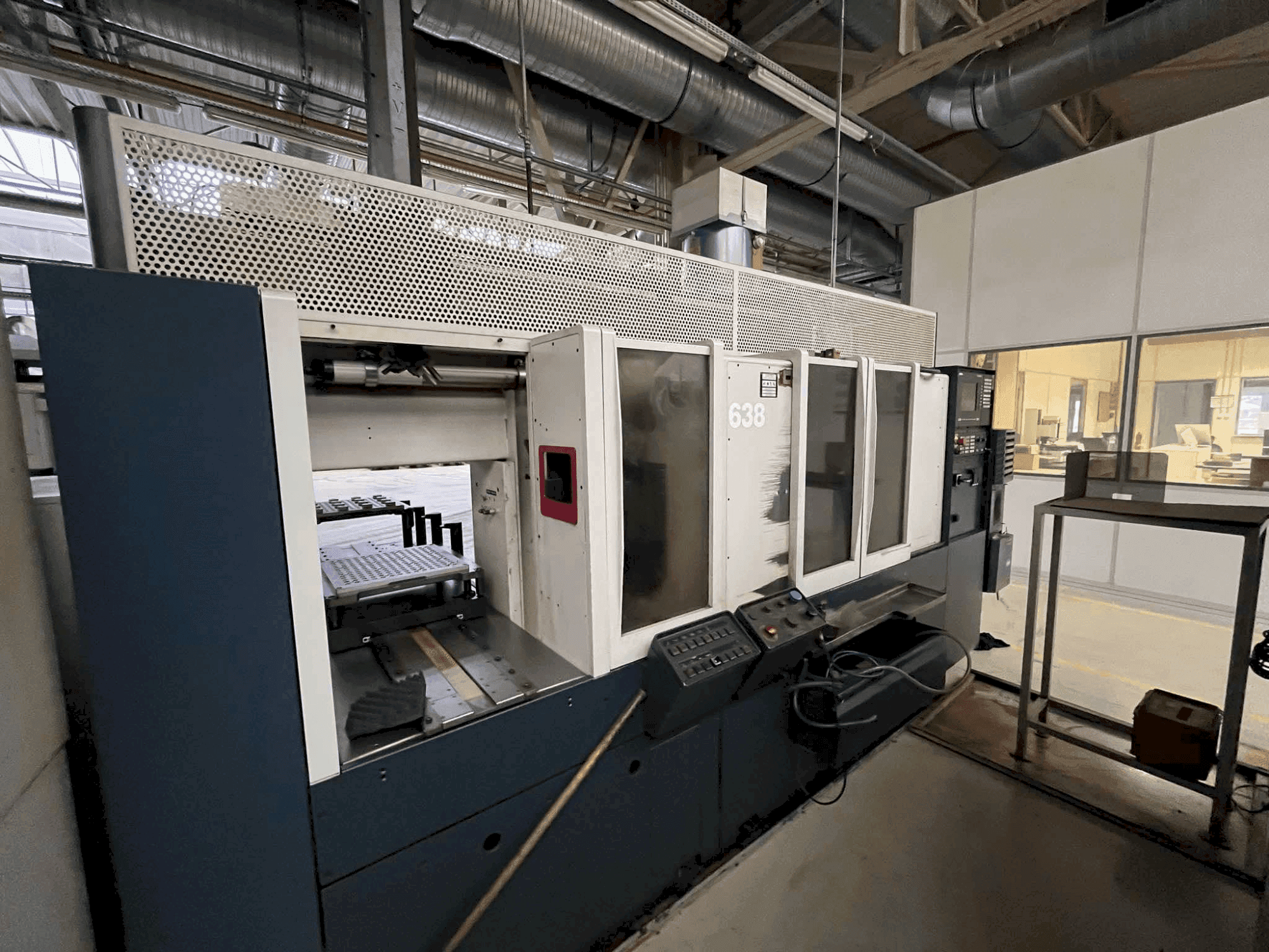 Widok z przodu maszyny SPINNER PD-CNC
