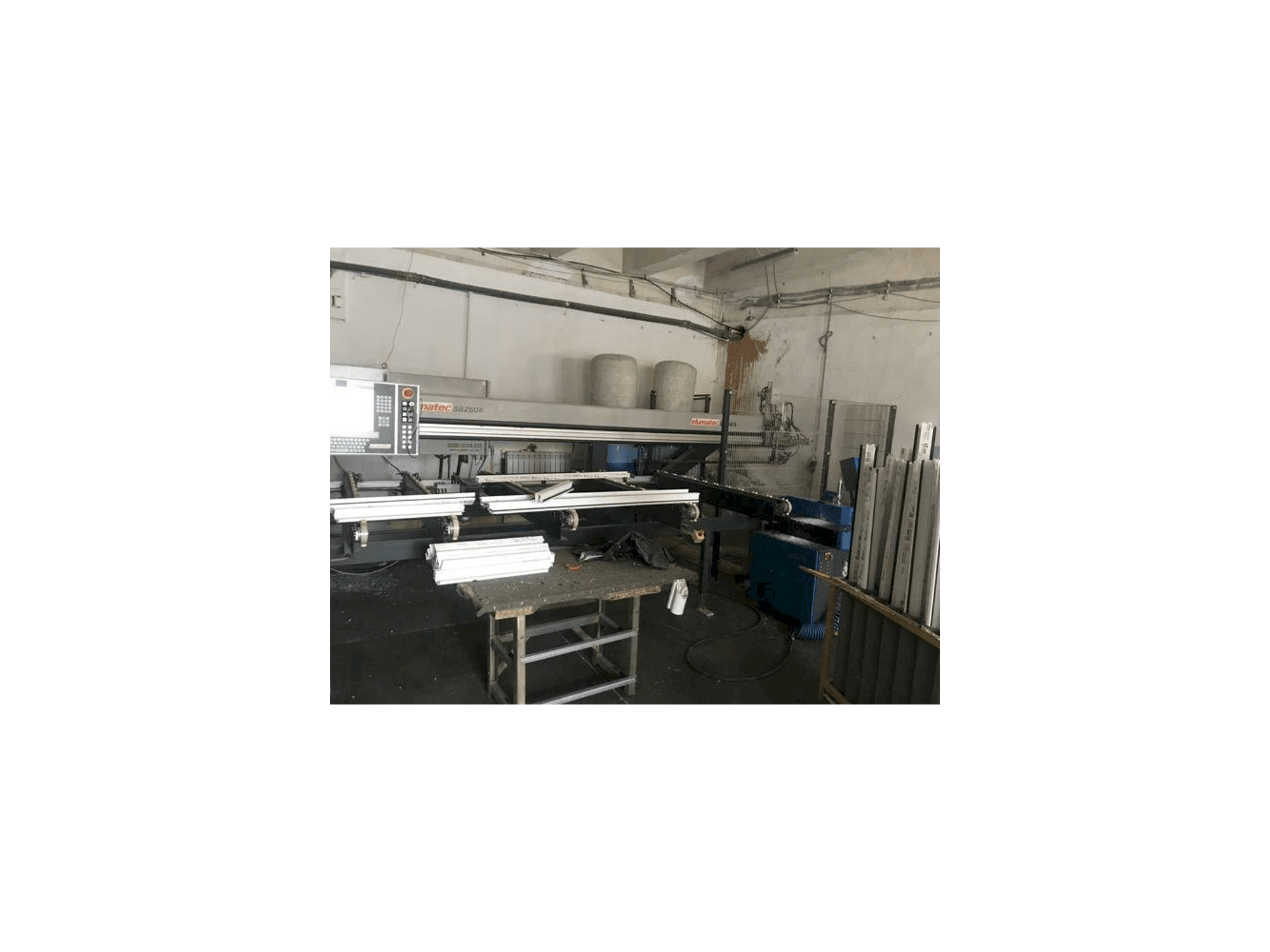 Widok z przodu maszyny Elumatec SBZ 608