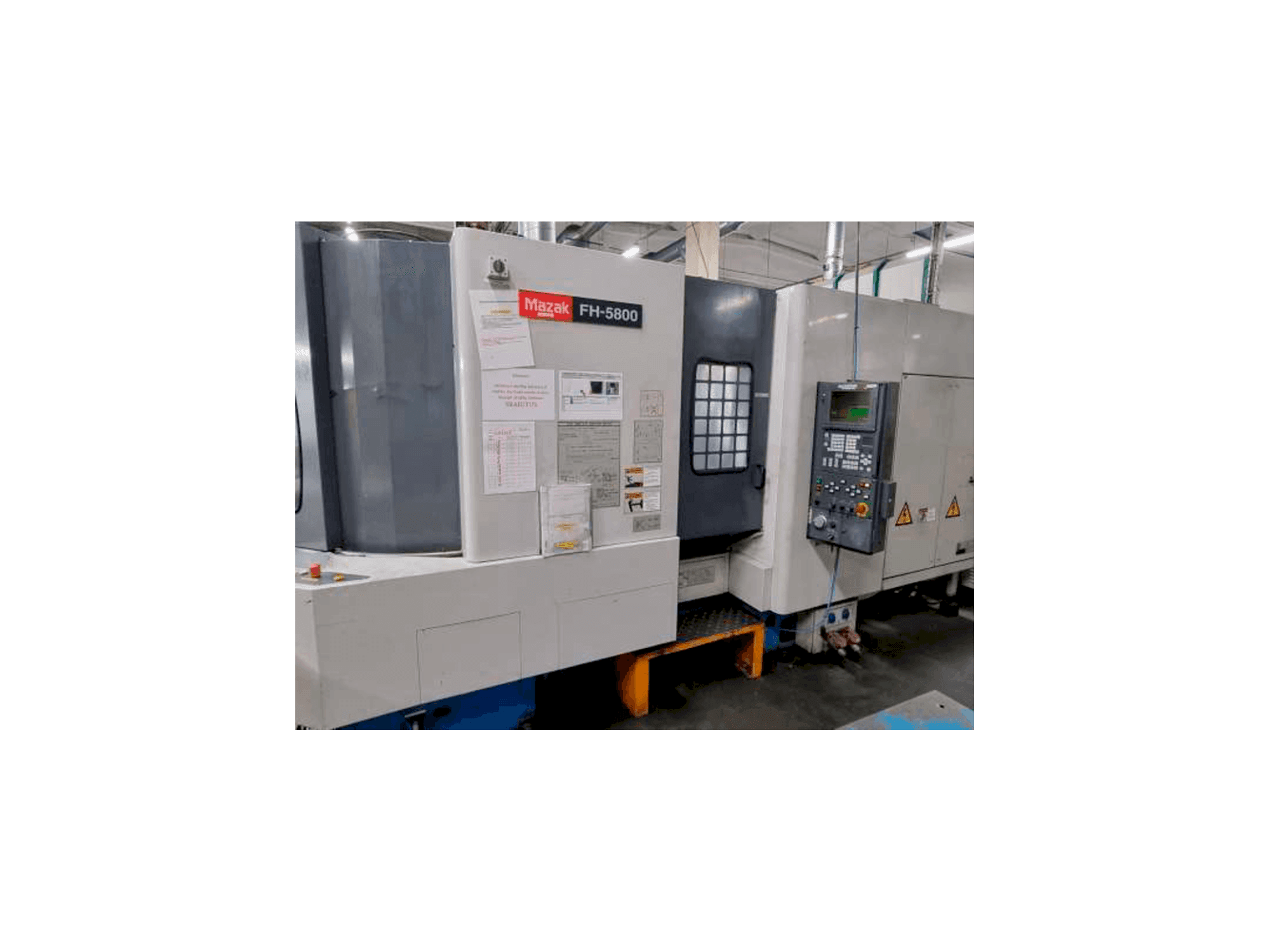 Widok z przodu maszyny Mazak FH 5800