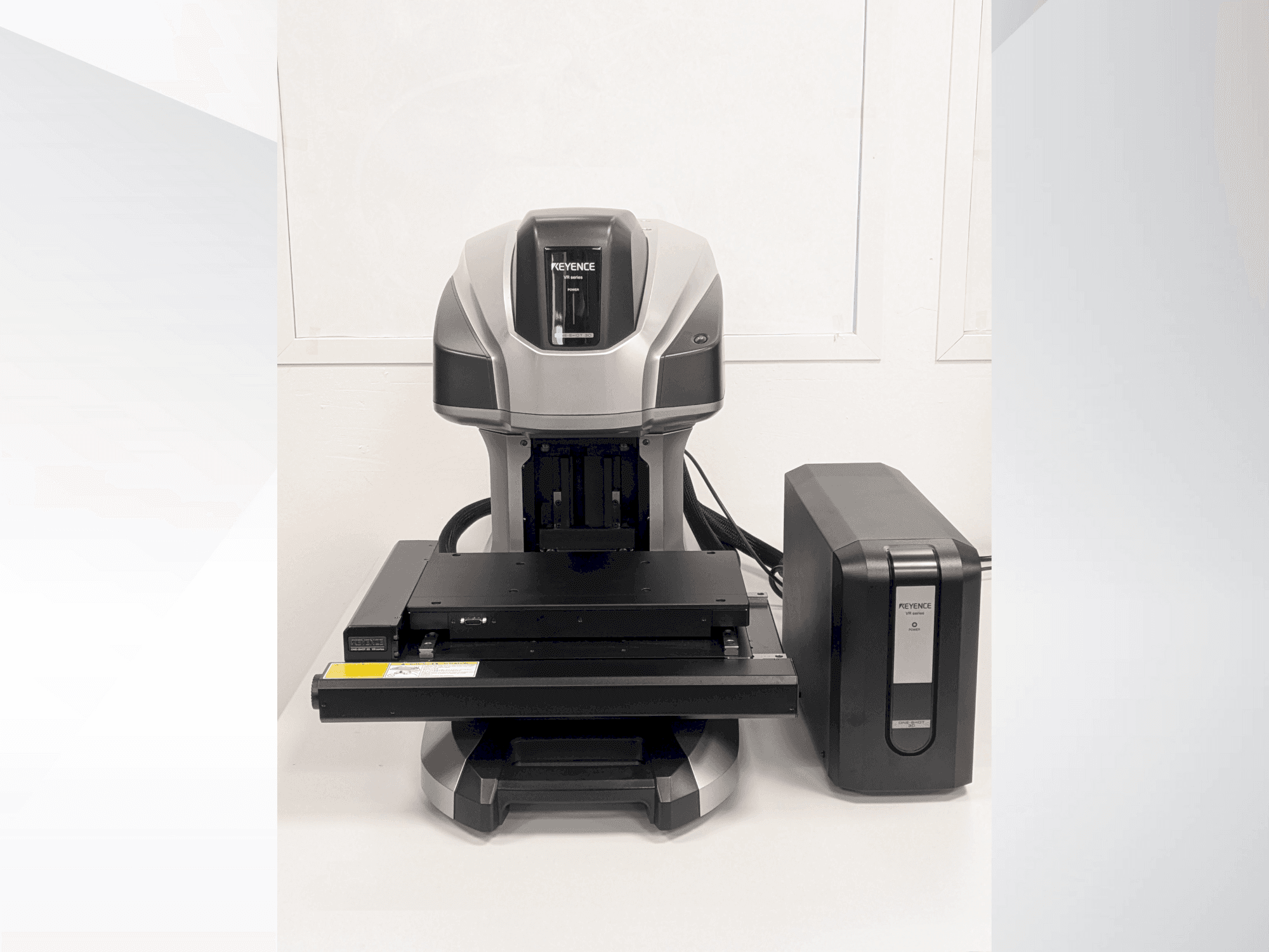 Widok z przodu maszyny KEYENCE VR-6200