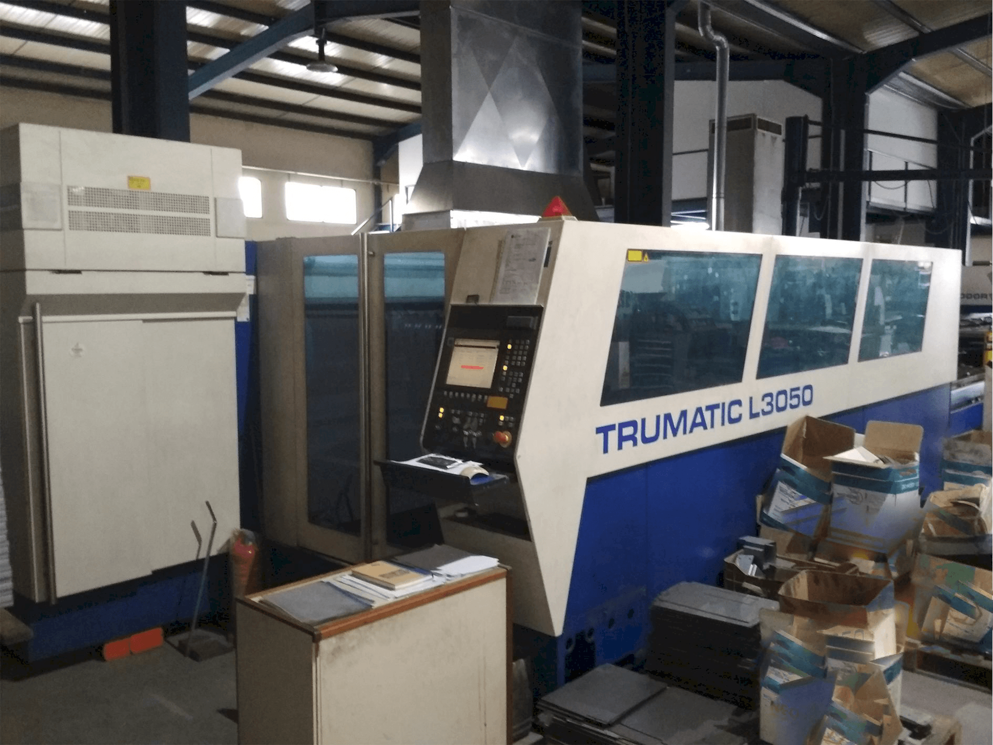 Widok z przodu maszyny Trumpf Trumatic L3050 5kw