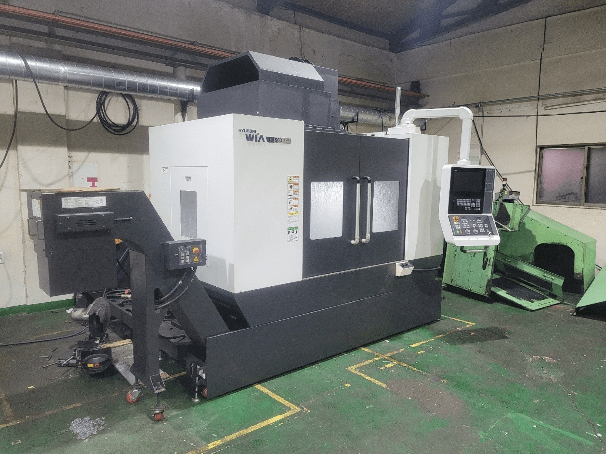 Widok z przodu maszyny Hyundai Wia F500 PLUS