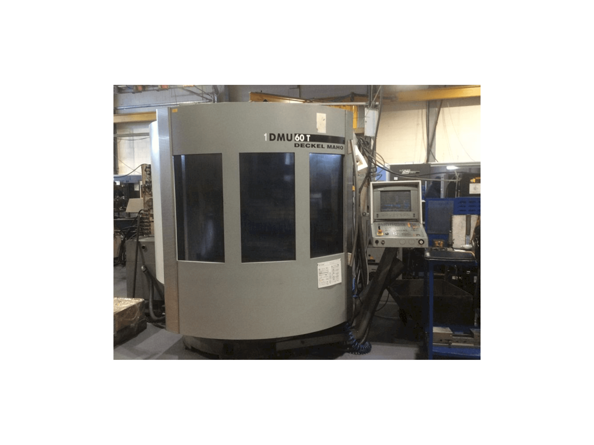 Widok z przodu maszyny DECKEL MAHO DMU 60T
