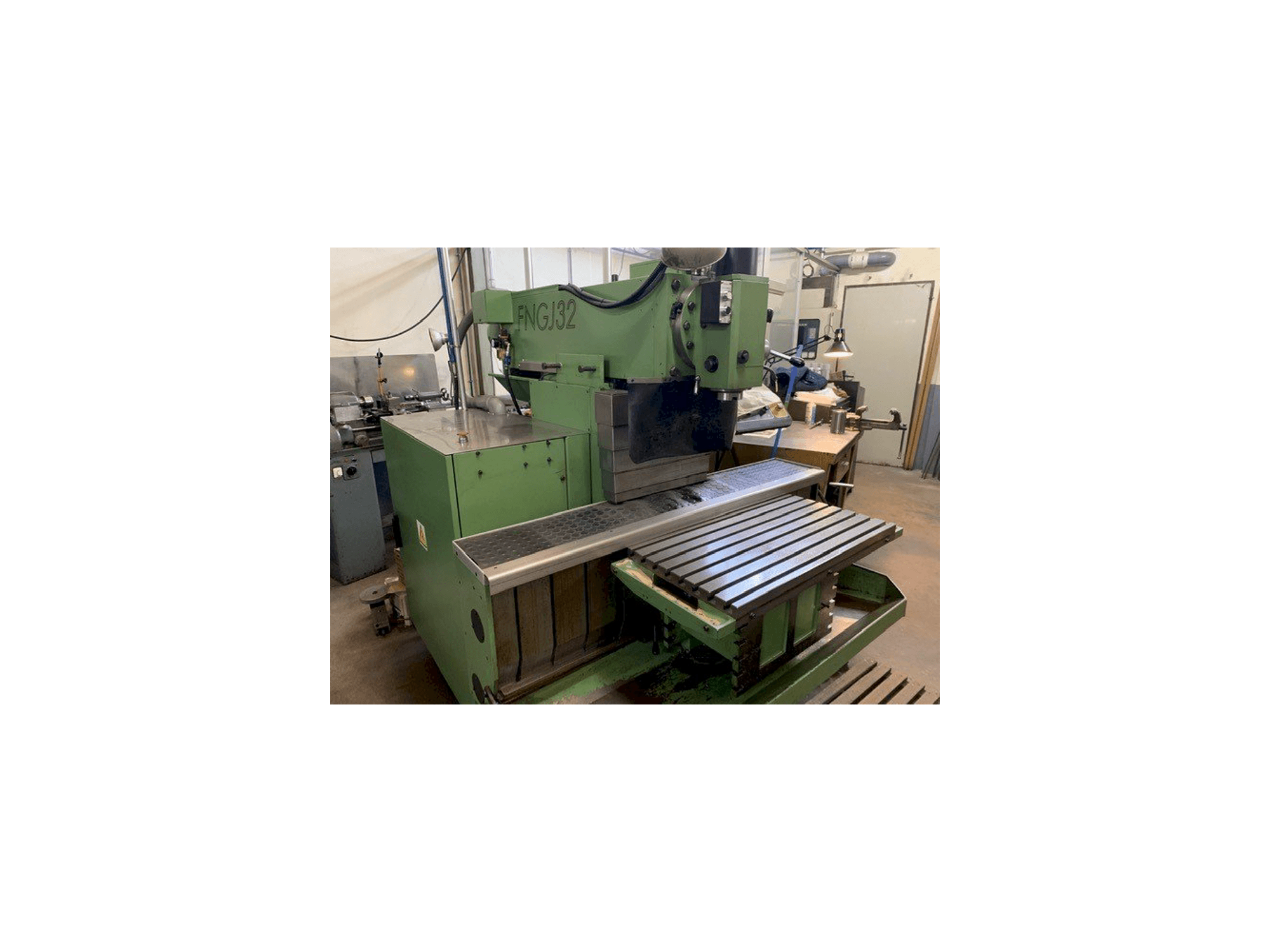 Widok z przodu maszyny INTOS FNGJ32