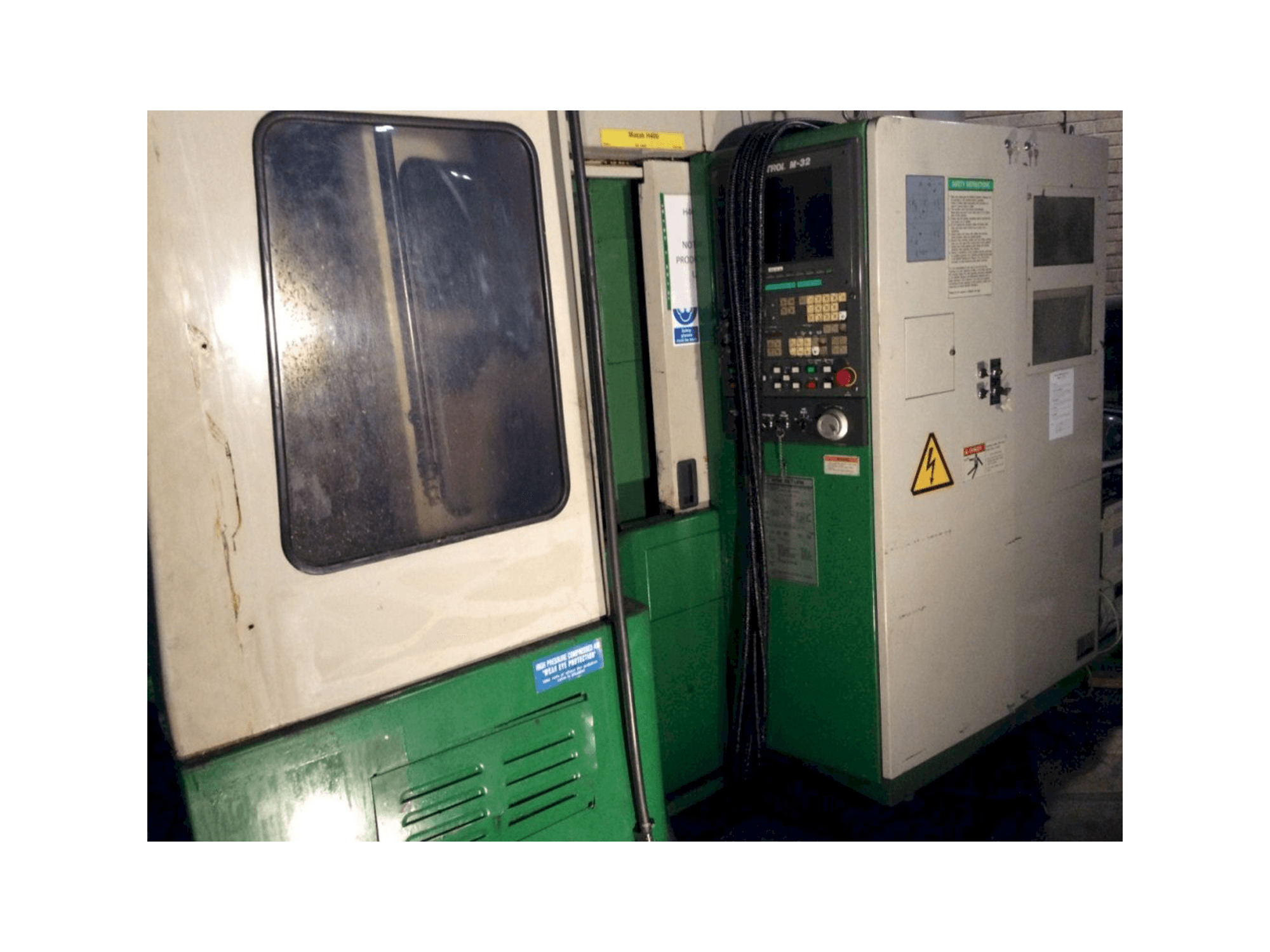 Widok z przodu maszyny Mazak Mazatech H400