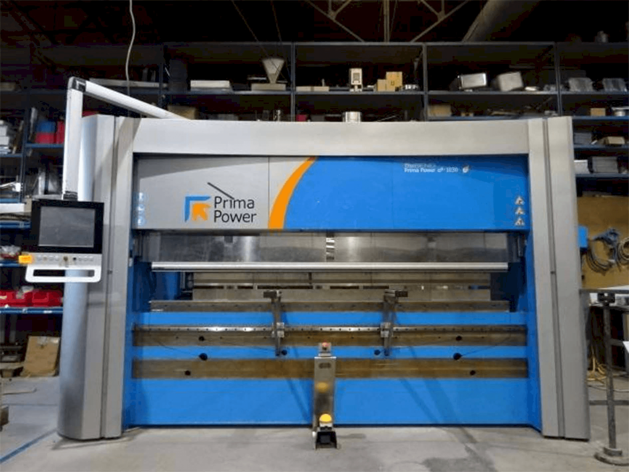 Widok z przodu maszyny Prima Power EP-Brake EP1030