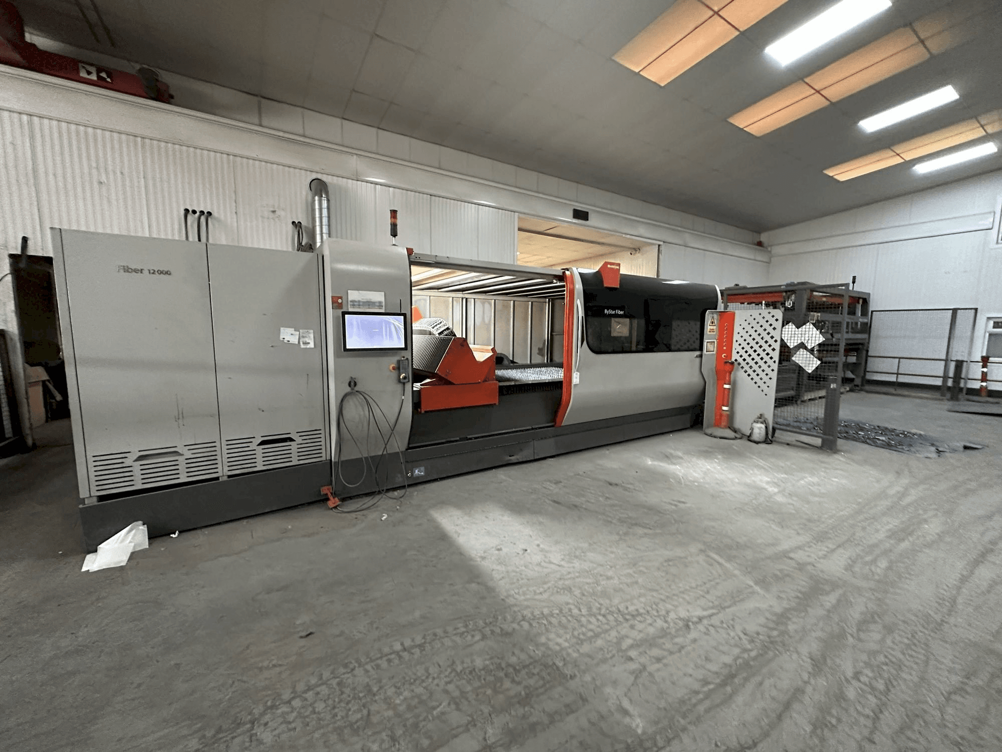 Widok z przodu maszyny Bystronic Bystar 3015 12KW Fiber