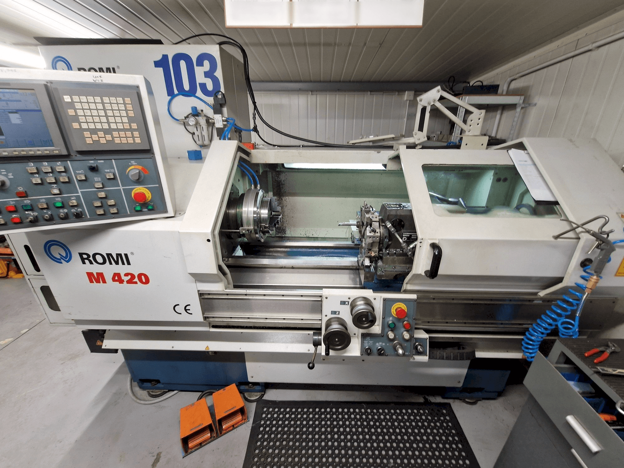 Widok z przodu maszyny Romi M 420